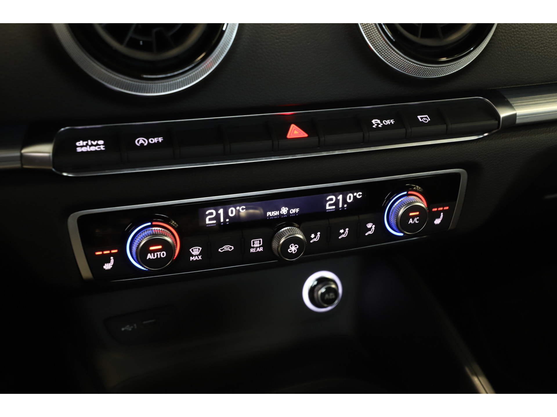 Audi - A3 Sportback 35 TFSI Sport S-Line - 2020