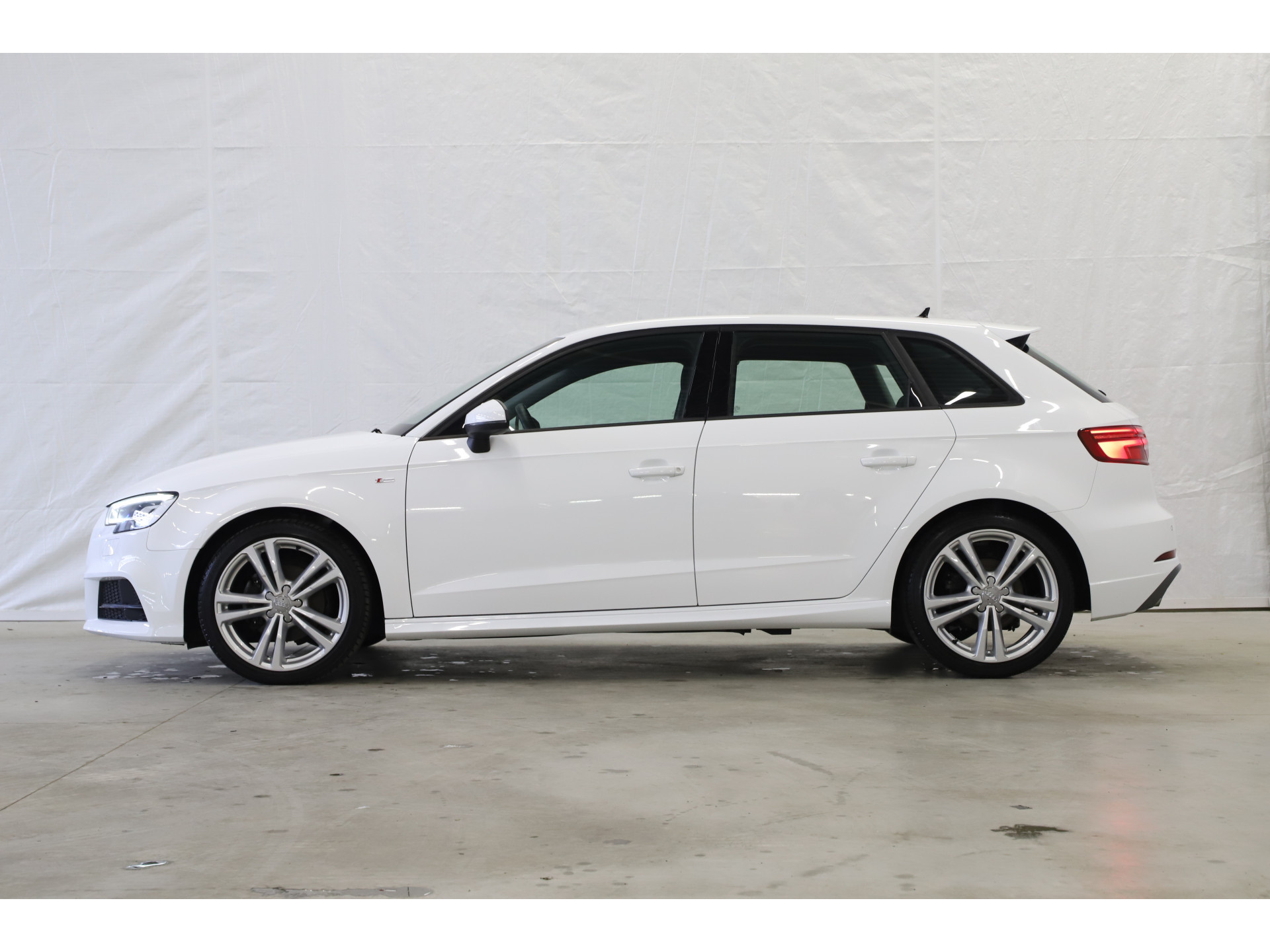 Audi - A3 Sportback 35 TFSI Sport S-Line - 2020