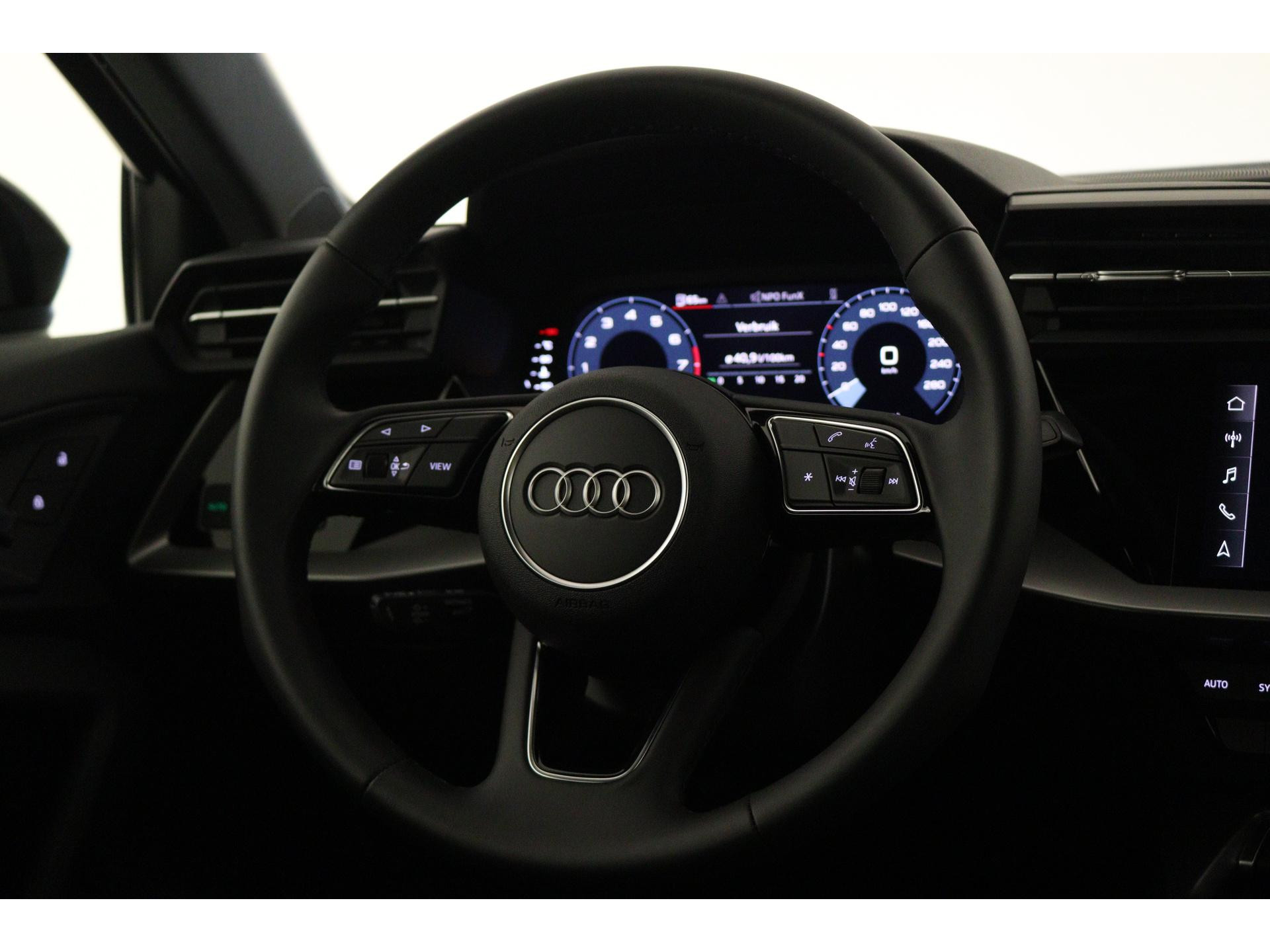 Audi - A3 Sportback 30 TFSI 110 6MT Pro Line - 2023
