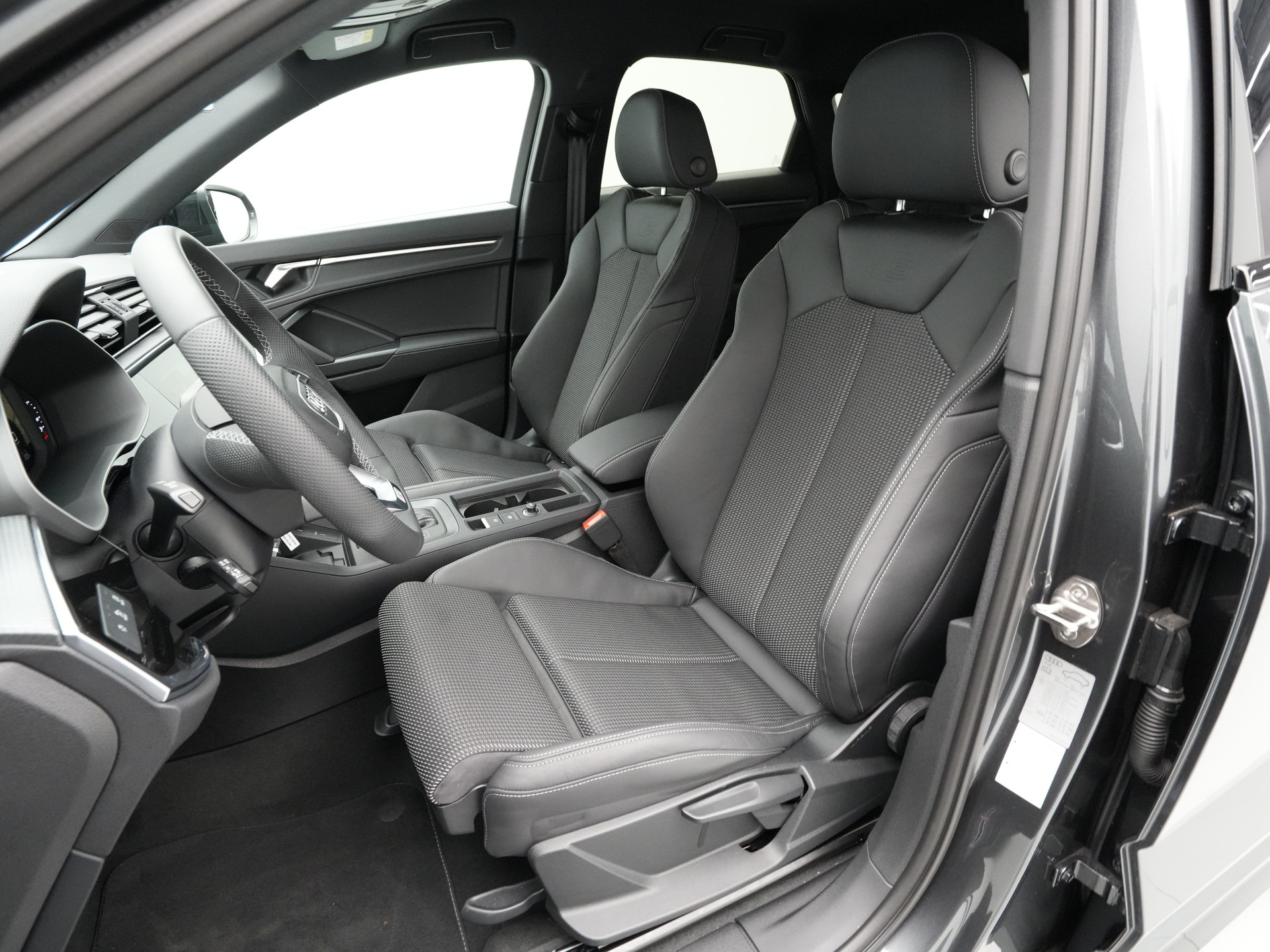 Audi - Q3 Sportback 45 TFSI e 245 S tronic S edition - 2025