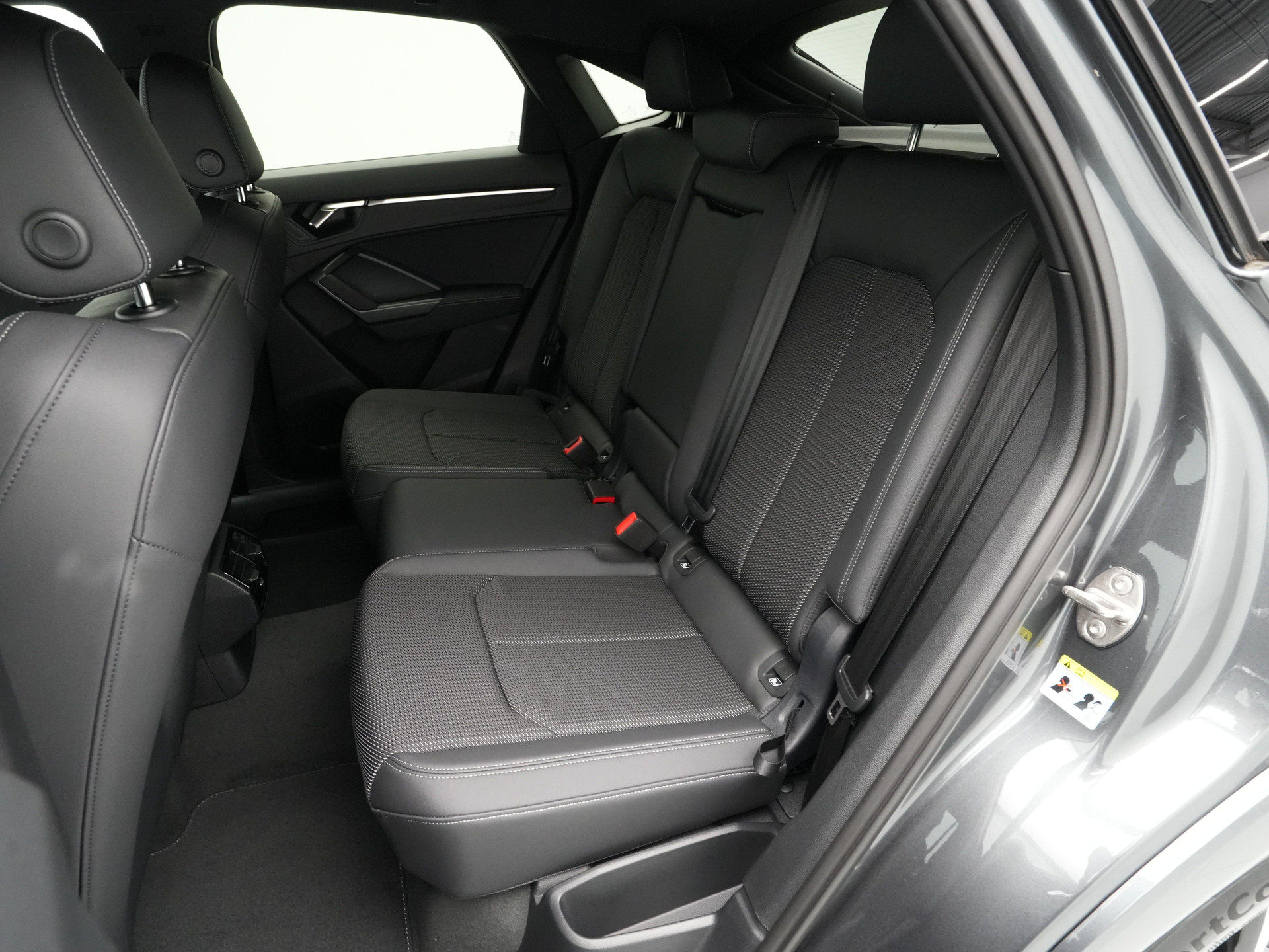 Audi - Q3 Sportback 45 TFSI e 245 S tronic S edition - 2025
