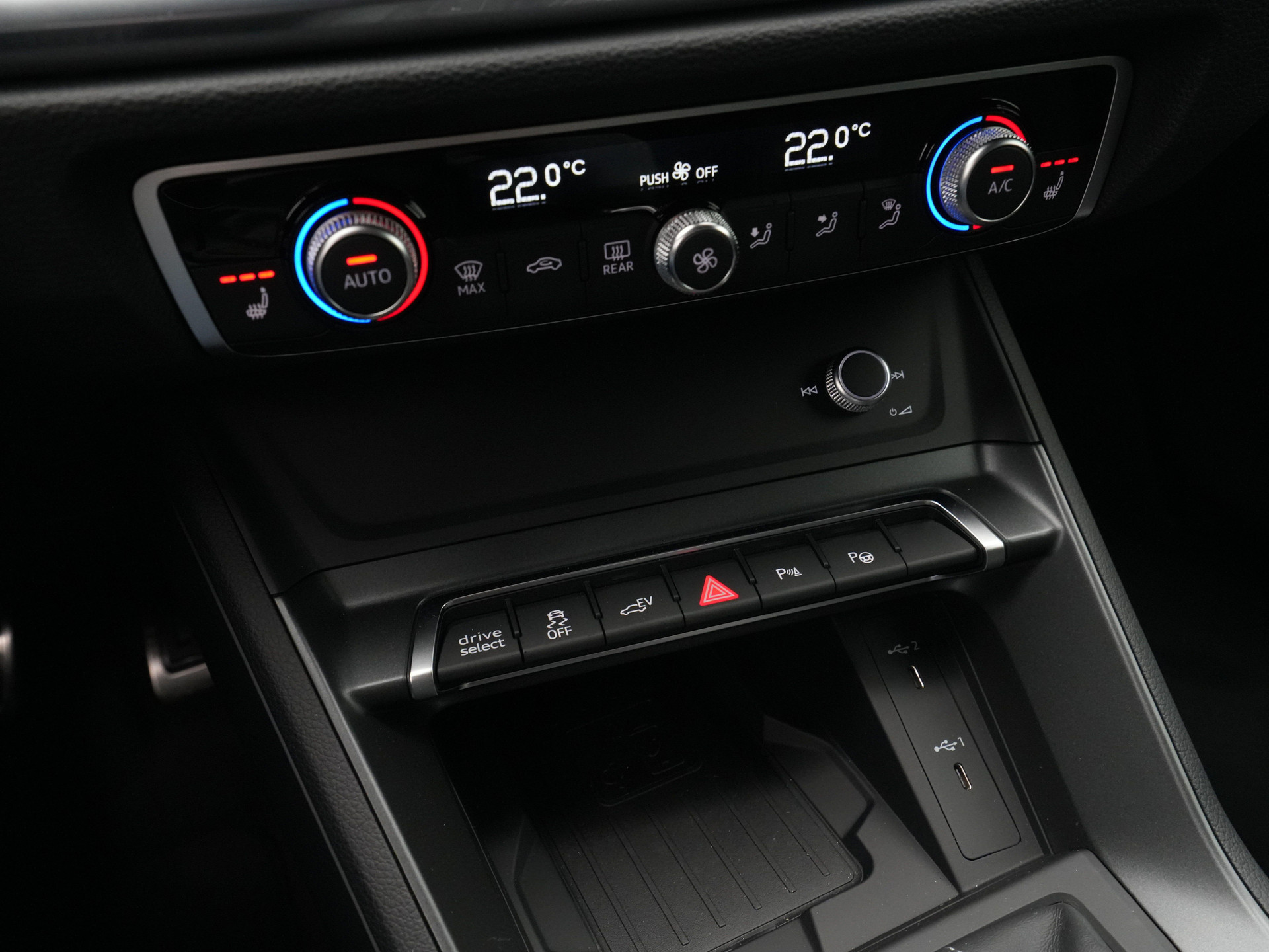Audi - Q3 Sportback 45 TFSI e 245 S tronic S edition - 2025