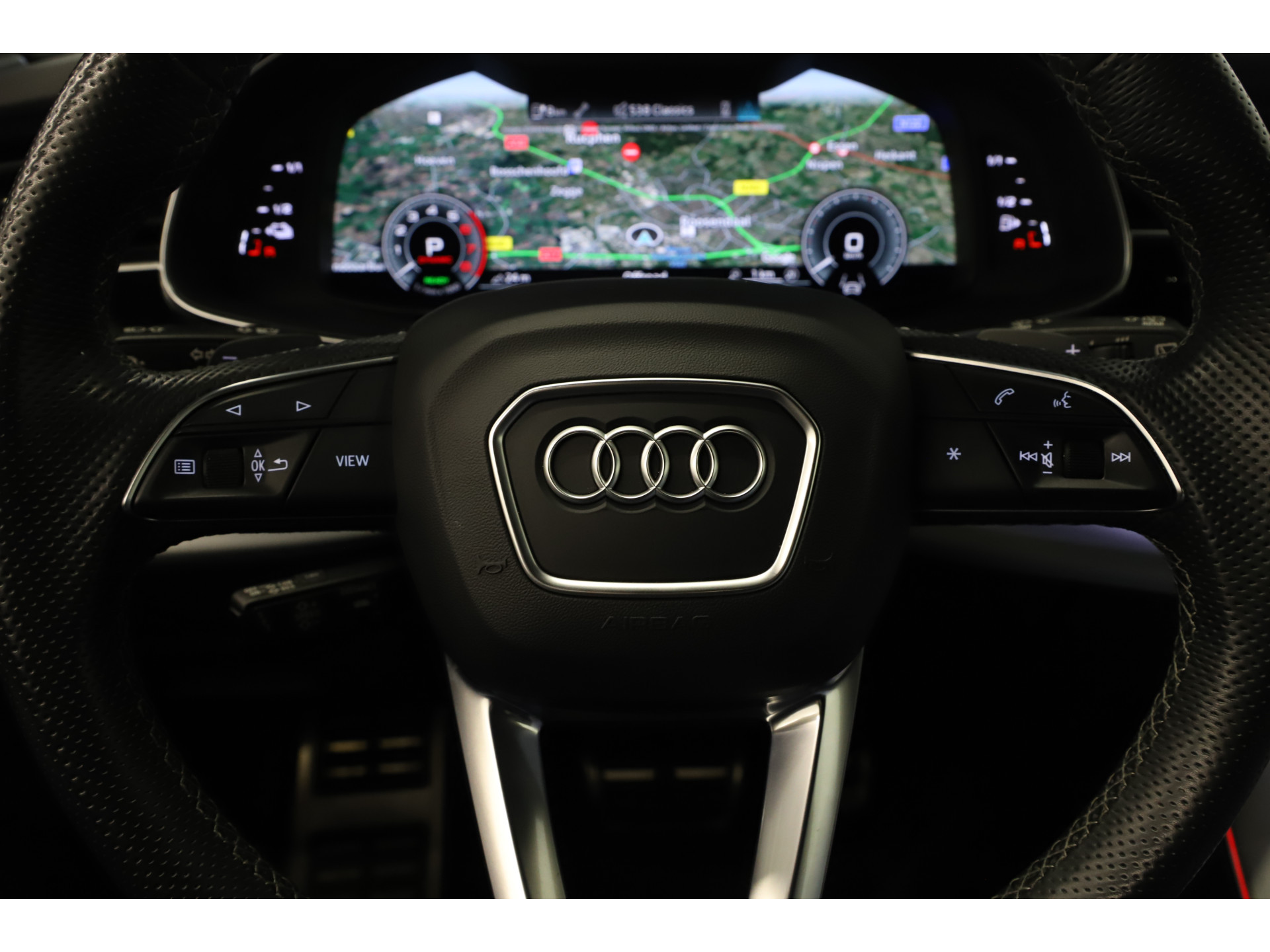 Audi - Q8 55 TFSI e quattro S-Line - 2021