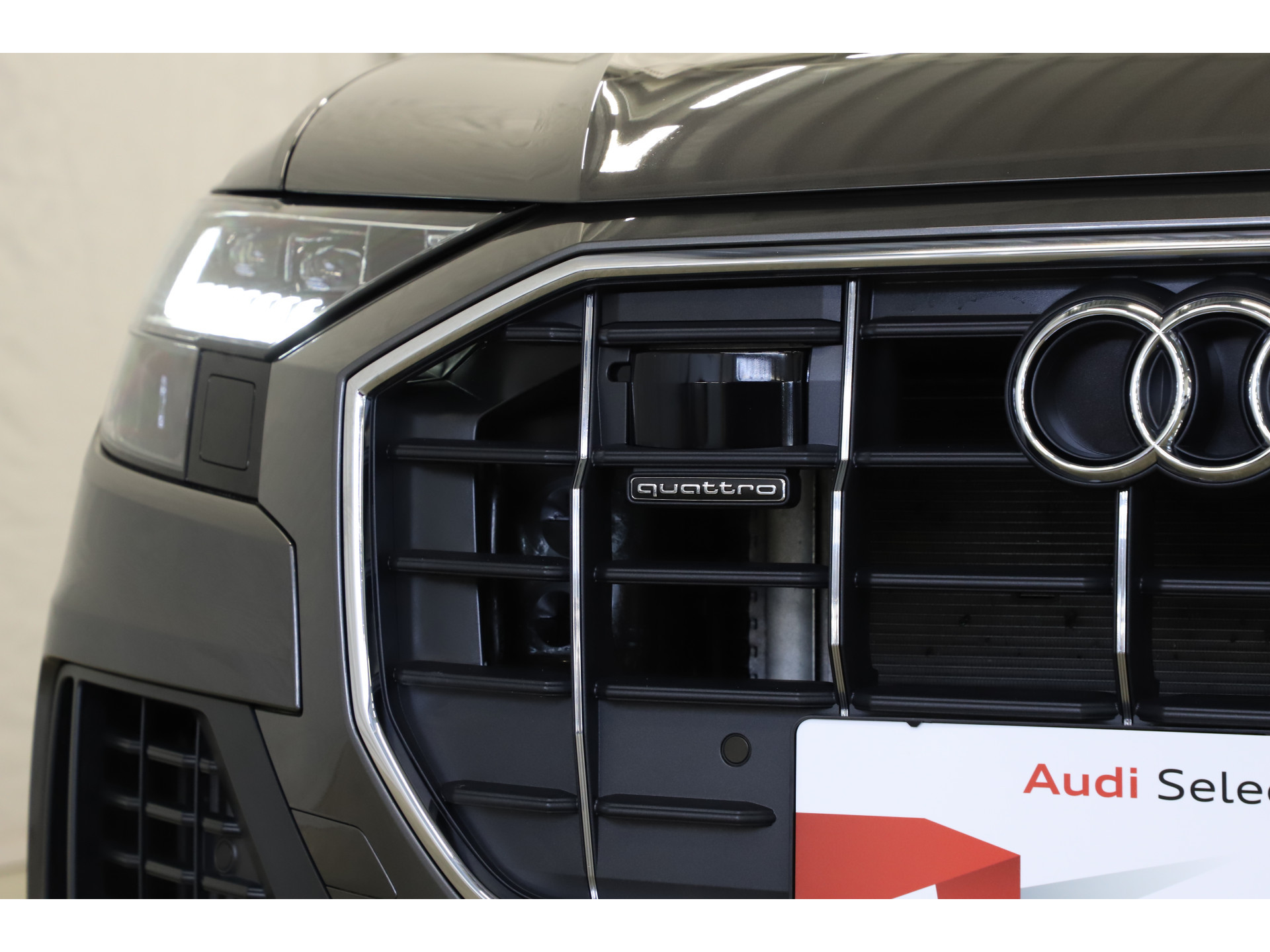 Audi - Q8 55 TFSI e quattro Pro Line S - 2022