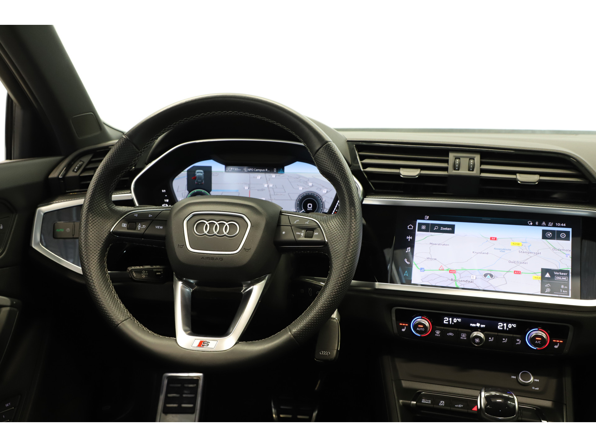 Audi - Q3 45 TFSI e 108 kW/245 pk S-edition - 2022