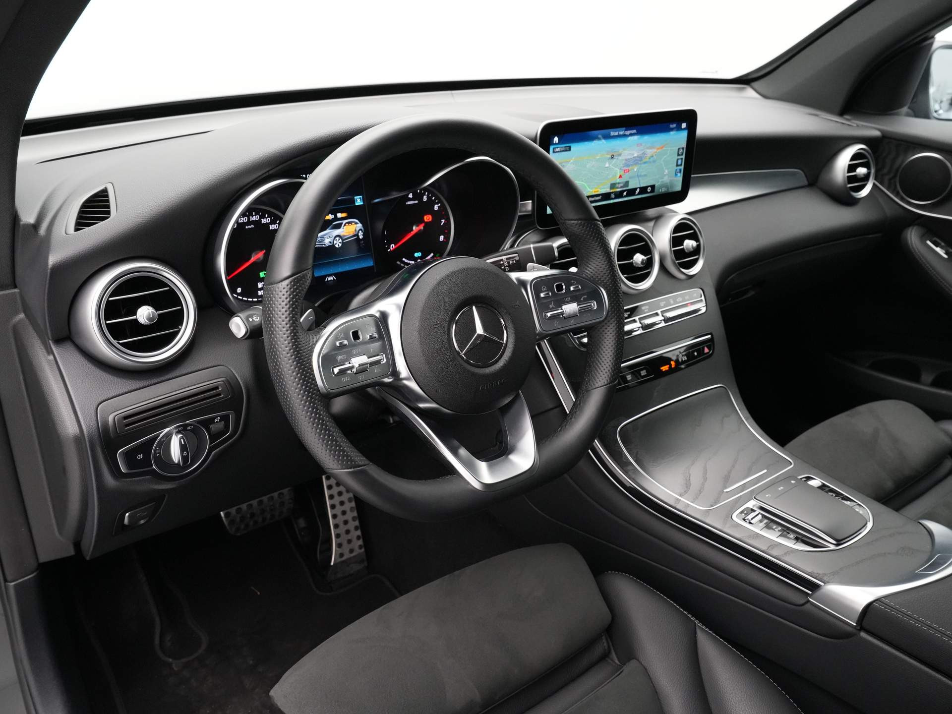 Mercedes-Benz - GLC 300e 4MATIC 335pk Premium Plus - 2022