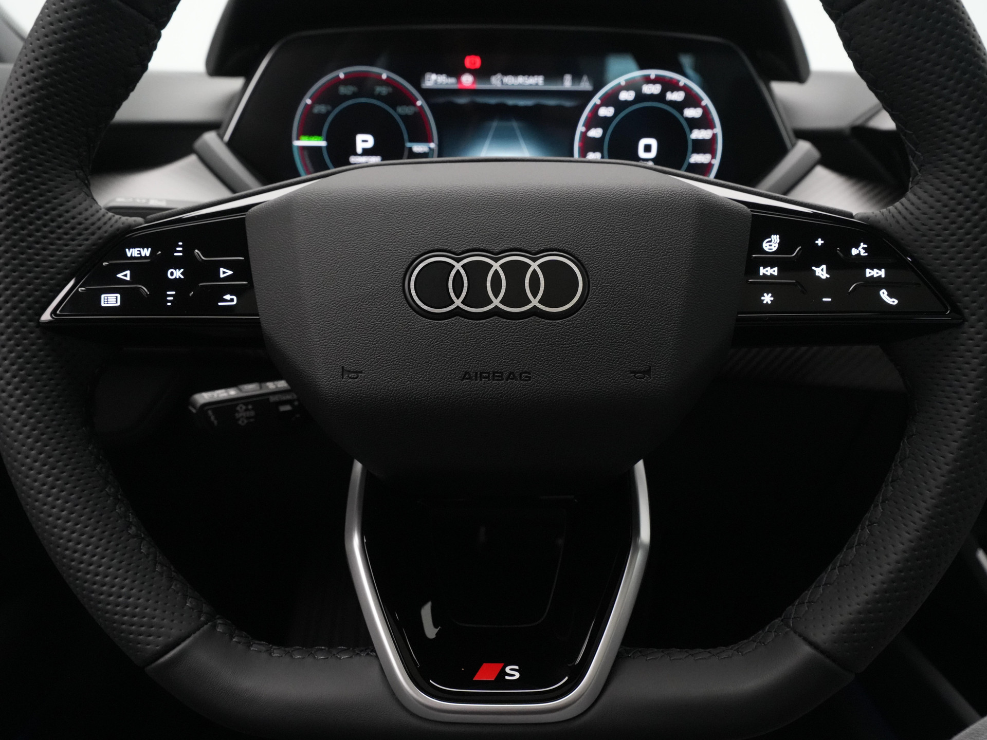Audi - e-tron GT QUATTRO S e-tron GT 97kWh 592 2AT - 2024
