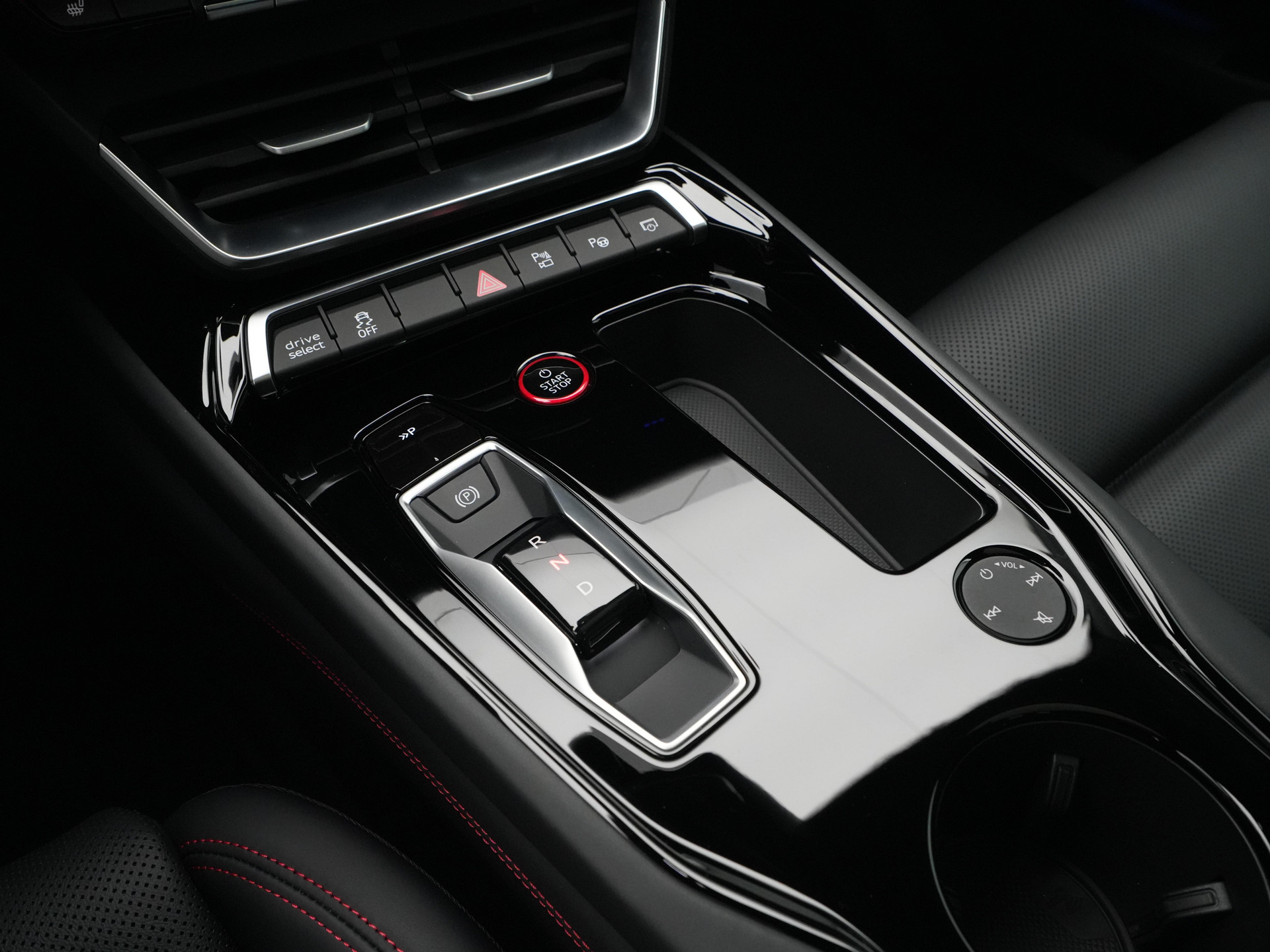 Audi - e-tron GT QUATTRO S e-tron GT 97kWh 592 2AT - 2024