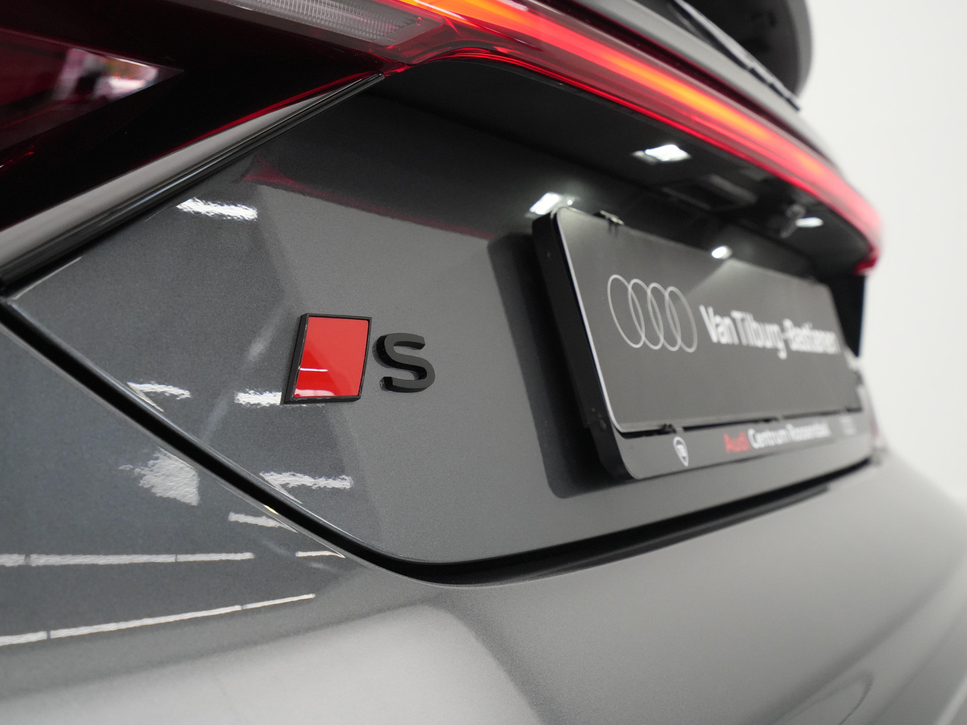 Audi - e-tron GT QUATTRO S e-tron GT 97kWh 592 2AT - 2024