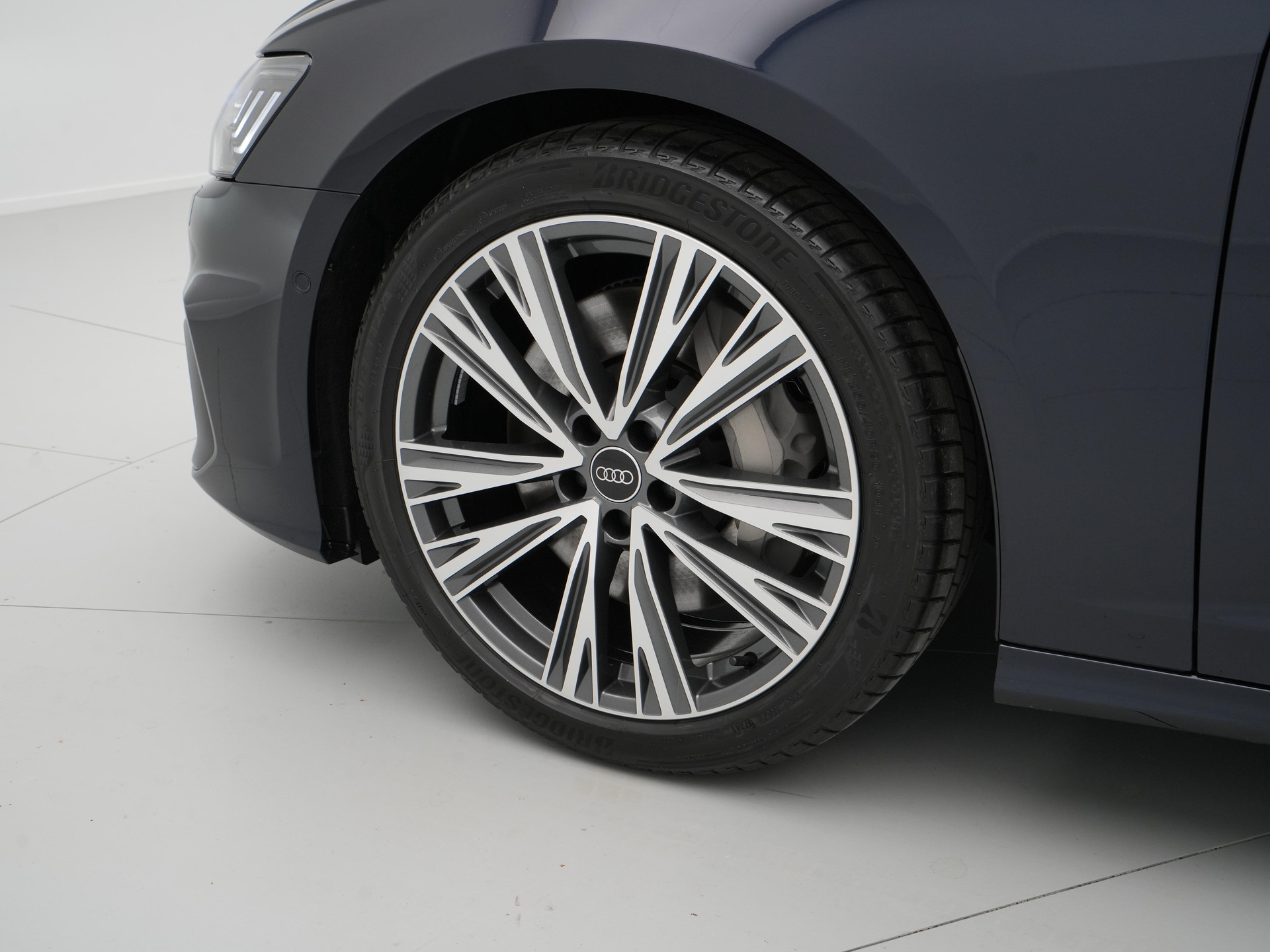 Audi - A6 Limousine 50 TFSI e quattro 299 S tronic S edition Competition - 2025
