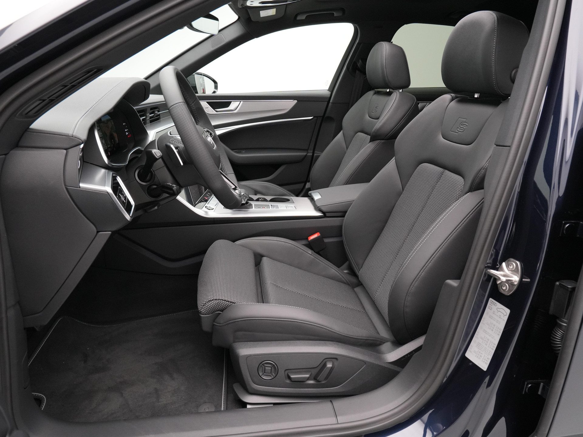 Audi - A6 Limousine 50 TFSI e quattro 299 S tronic S edition Competition - 2025