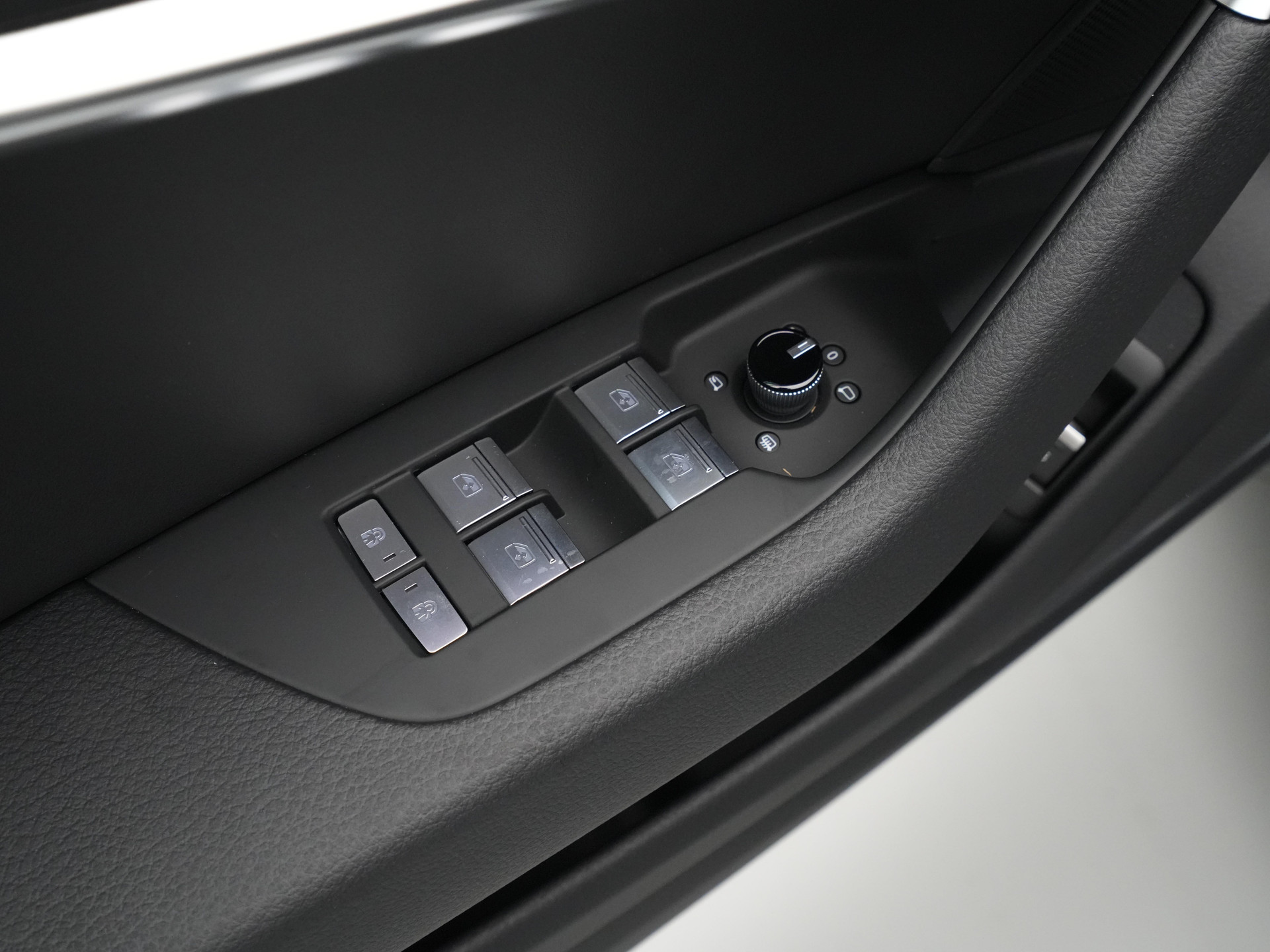 Audi - A6 Limousine 50 TFSI e quattro 299 S tronic S edition Competition - 2025
