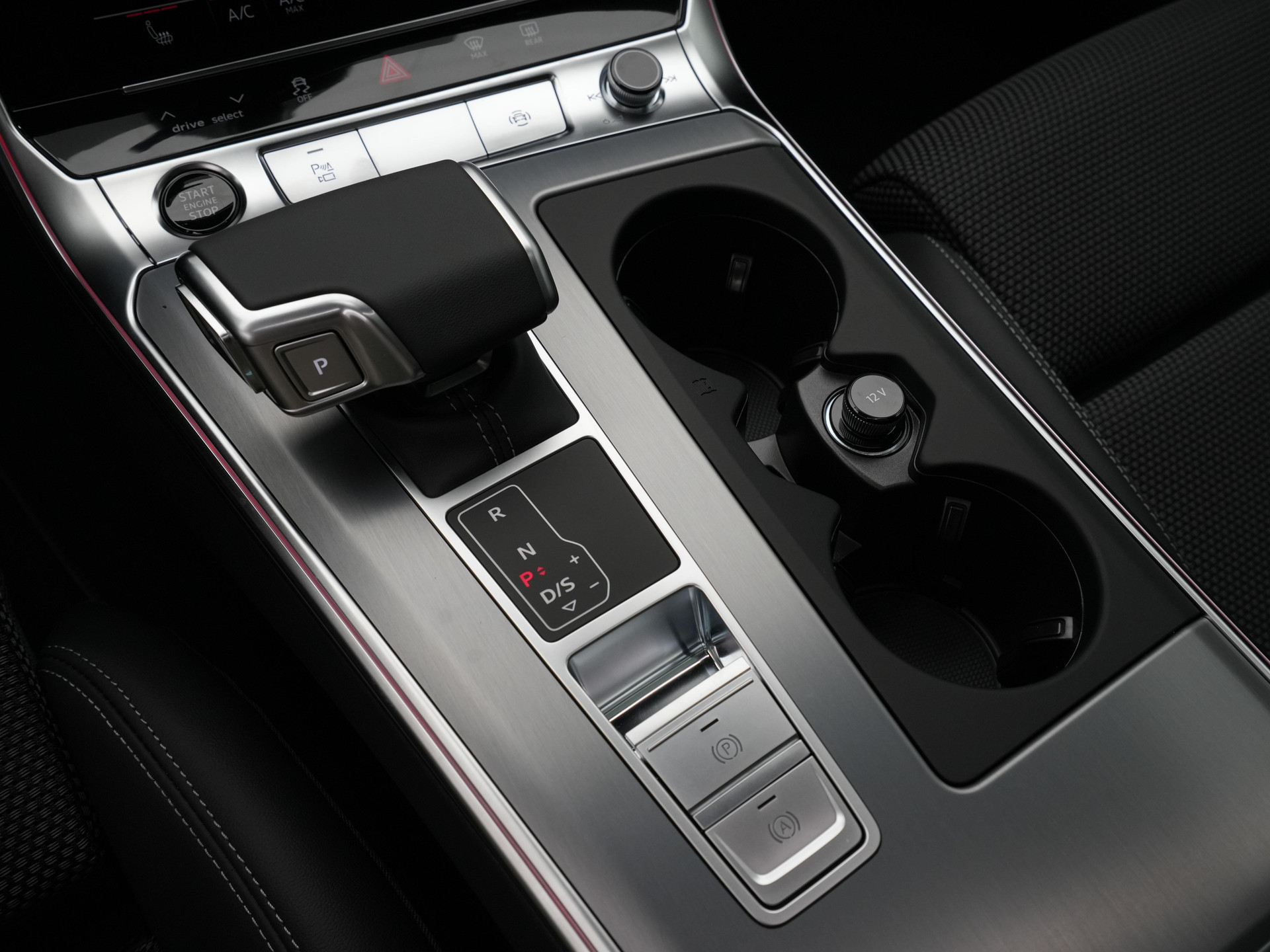 Audi - A6 Limousine 50 TFSI e quattro 299 S tronic S edition Competition - 2025