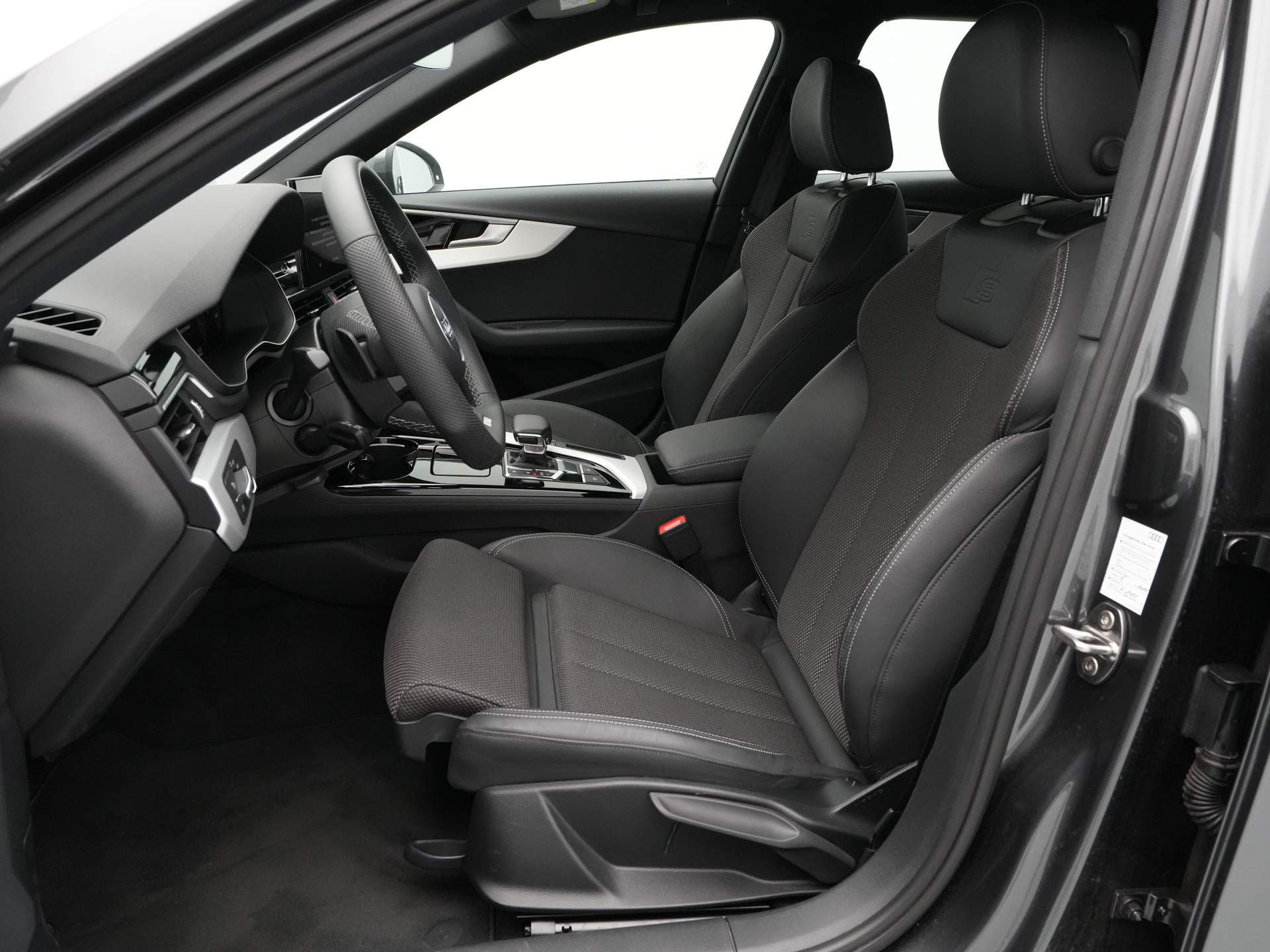 Audi - A4 Avant 35 TFSI S edition S Line - 2023