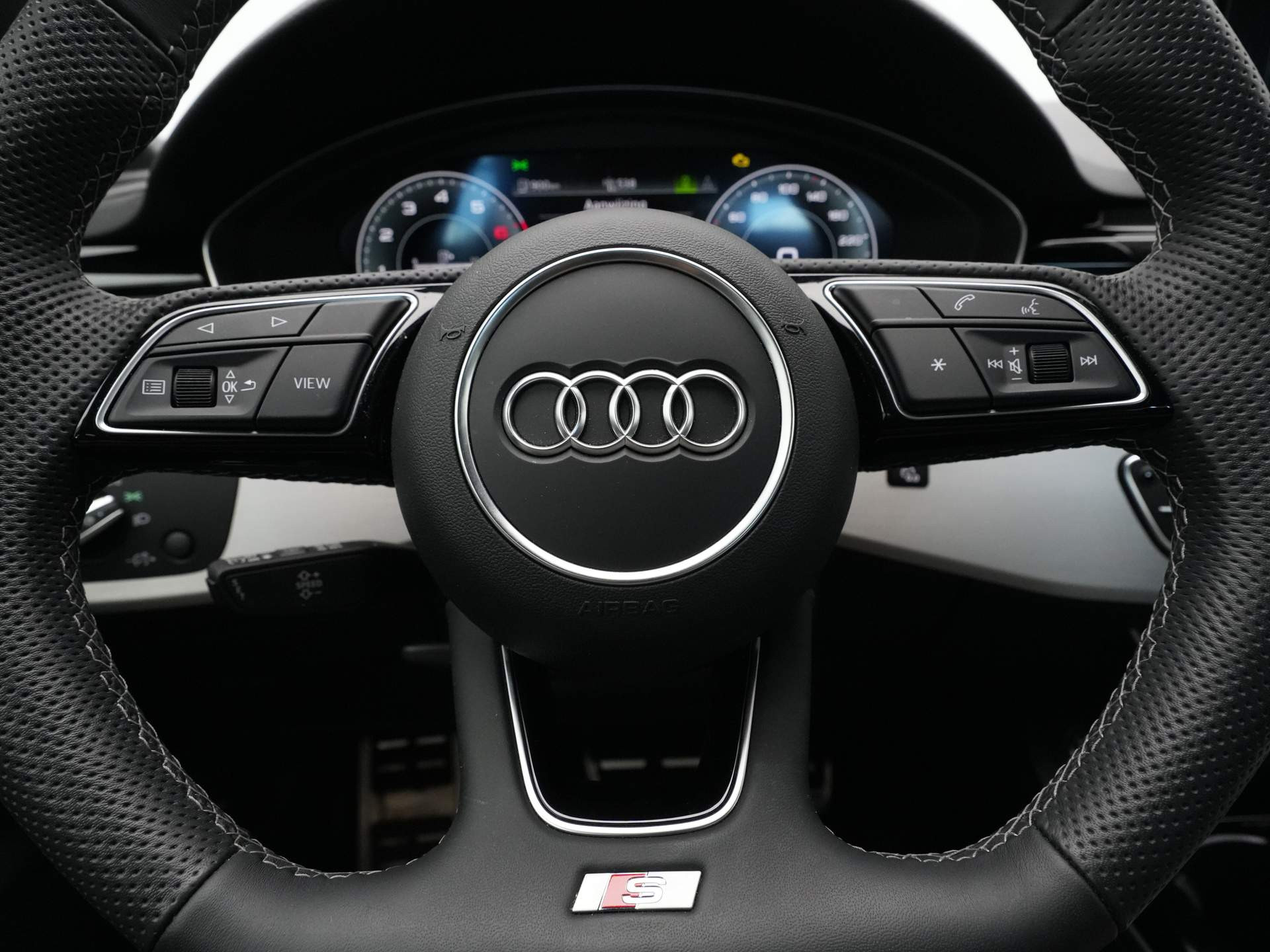 Audi - A4 Avant 35 TFSI S edition S Line - 2023