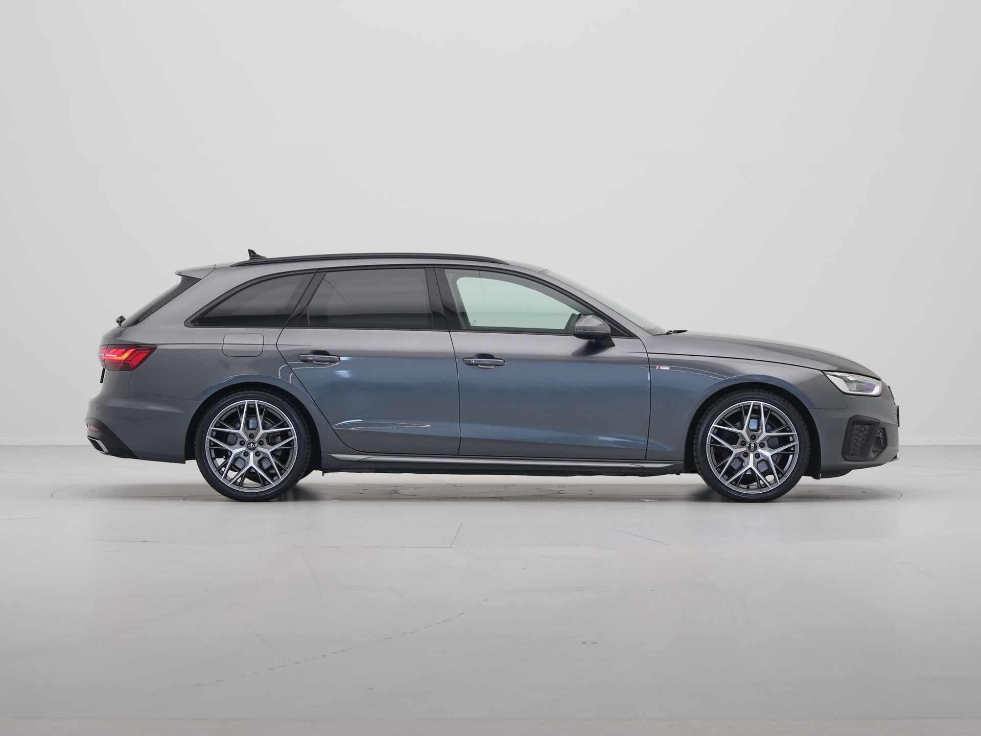 Audi - A4 Avant 35 TFSI S edition S Line - 2023