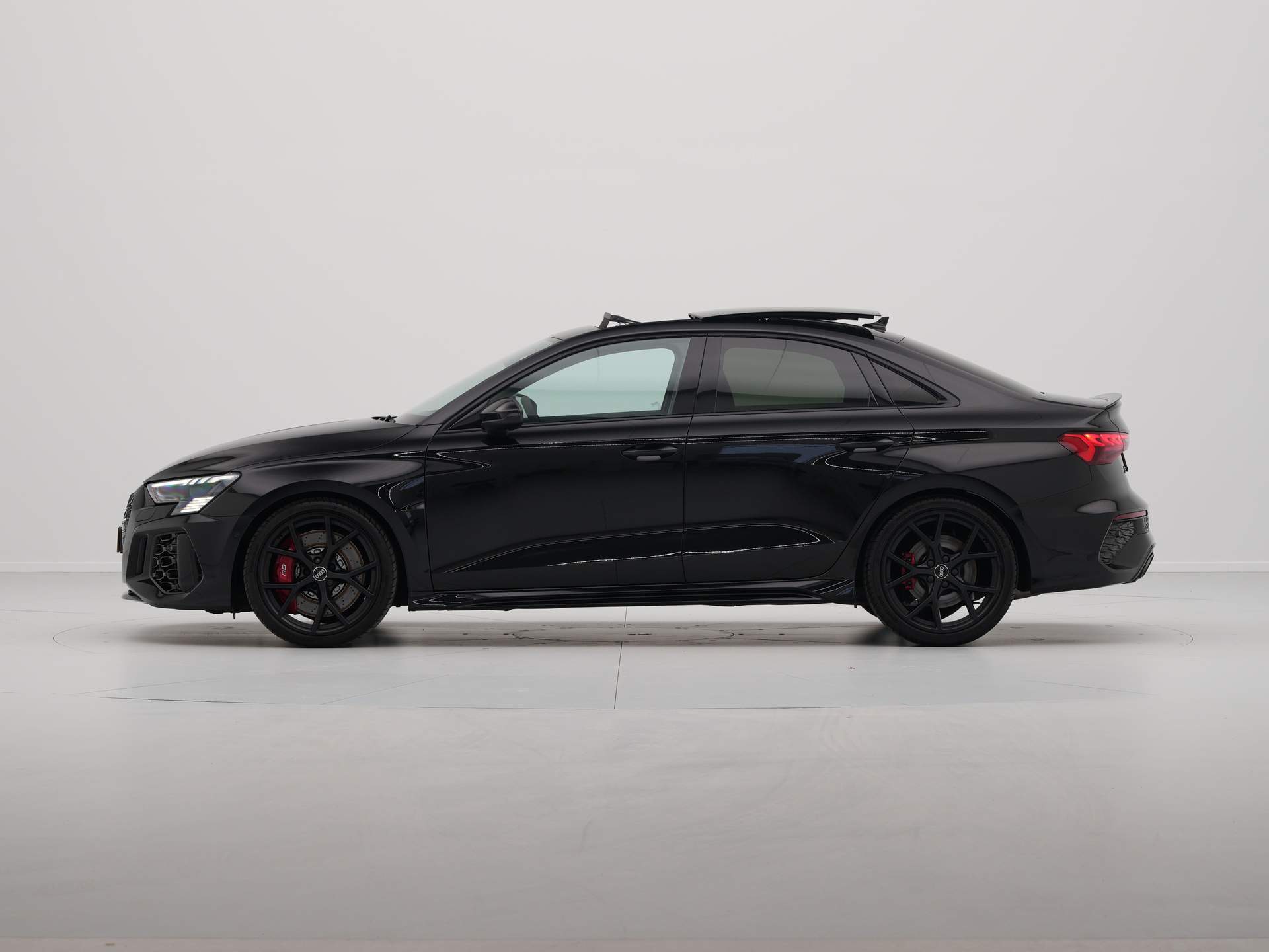 Audi - RS3 Limousine 2.5 TFSI RS 3 Quattro - 2023