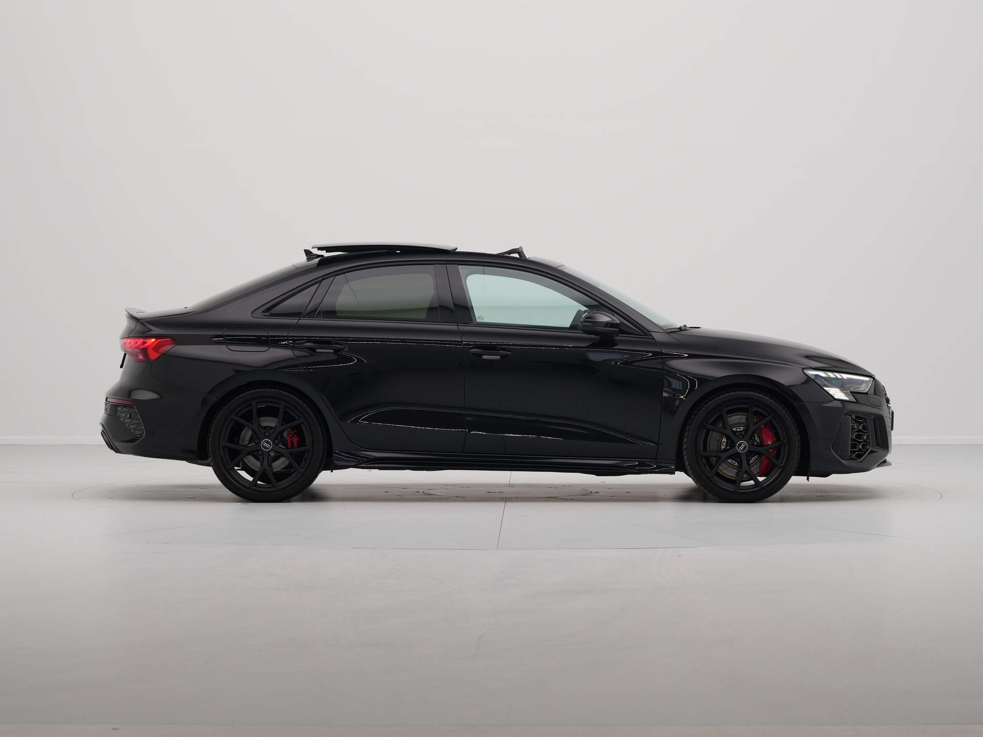 Audi - RS3 Limousine 2.5 TFSI RS 3 Quattro - 2023