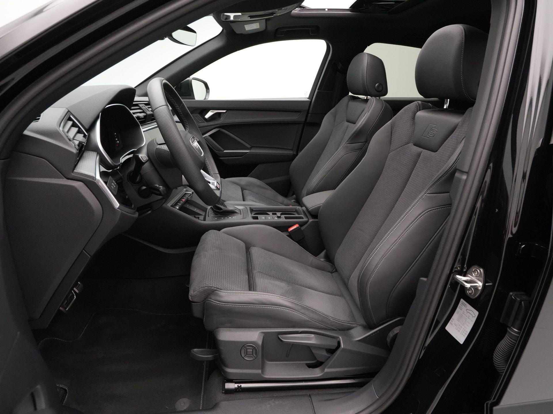 Audi - Q3 Sportback 45 TFSI e 245 pkS Edition S Line - 2024