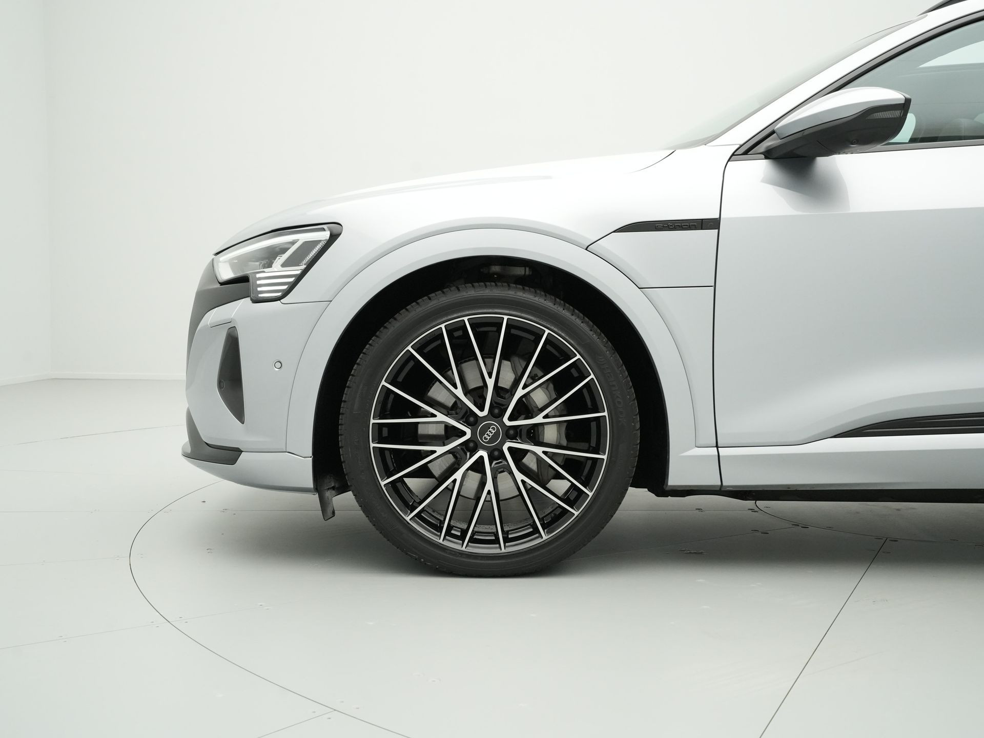 Audi - Q8 e-tron 55 300kw/408pk 114Kwh - 2024