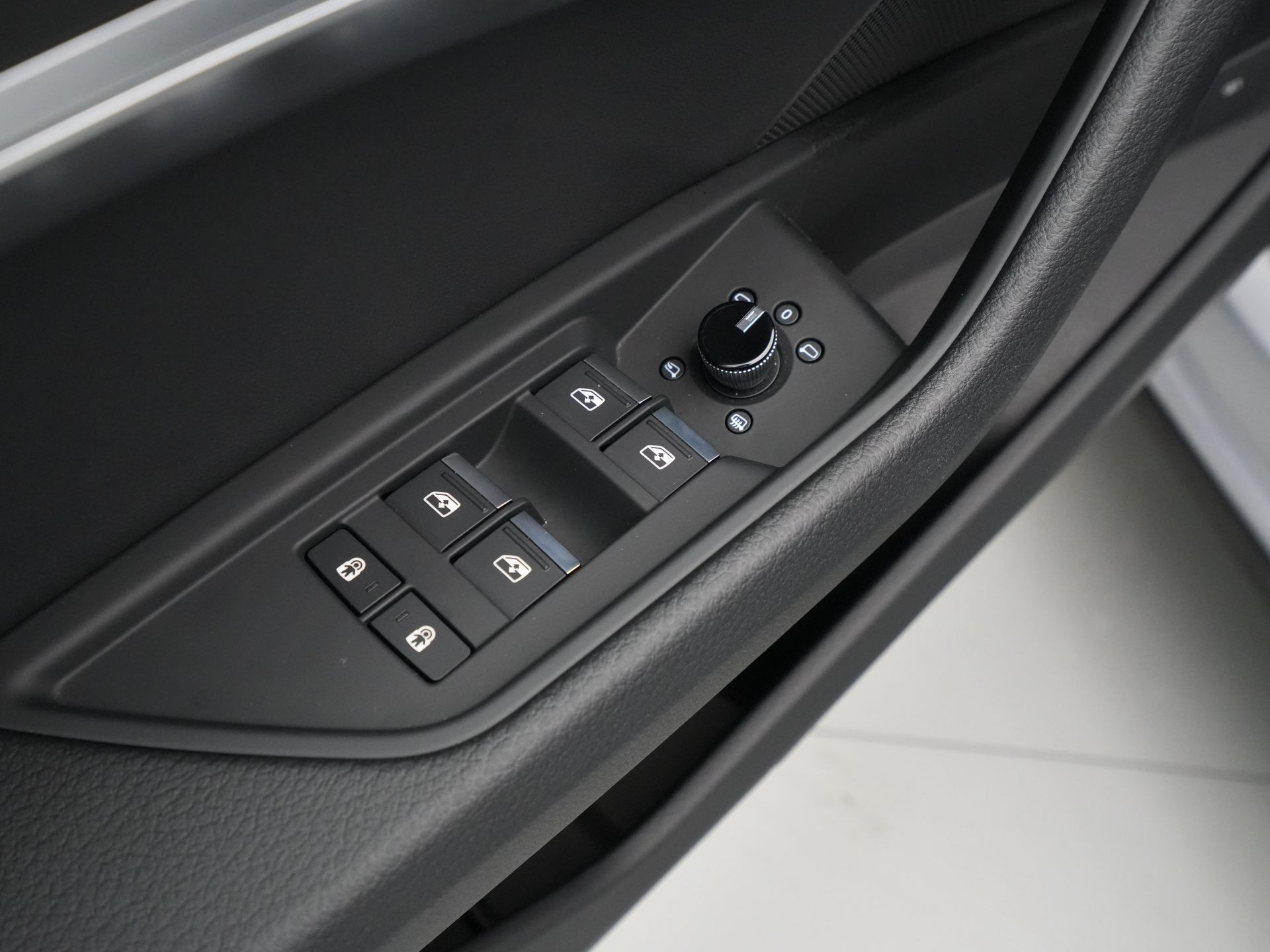 Audi - Q8 e-tron 55 300kw/408pk 114Kwh - 2024