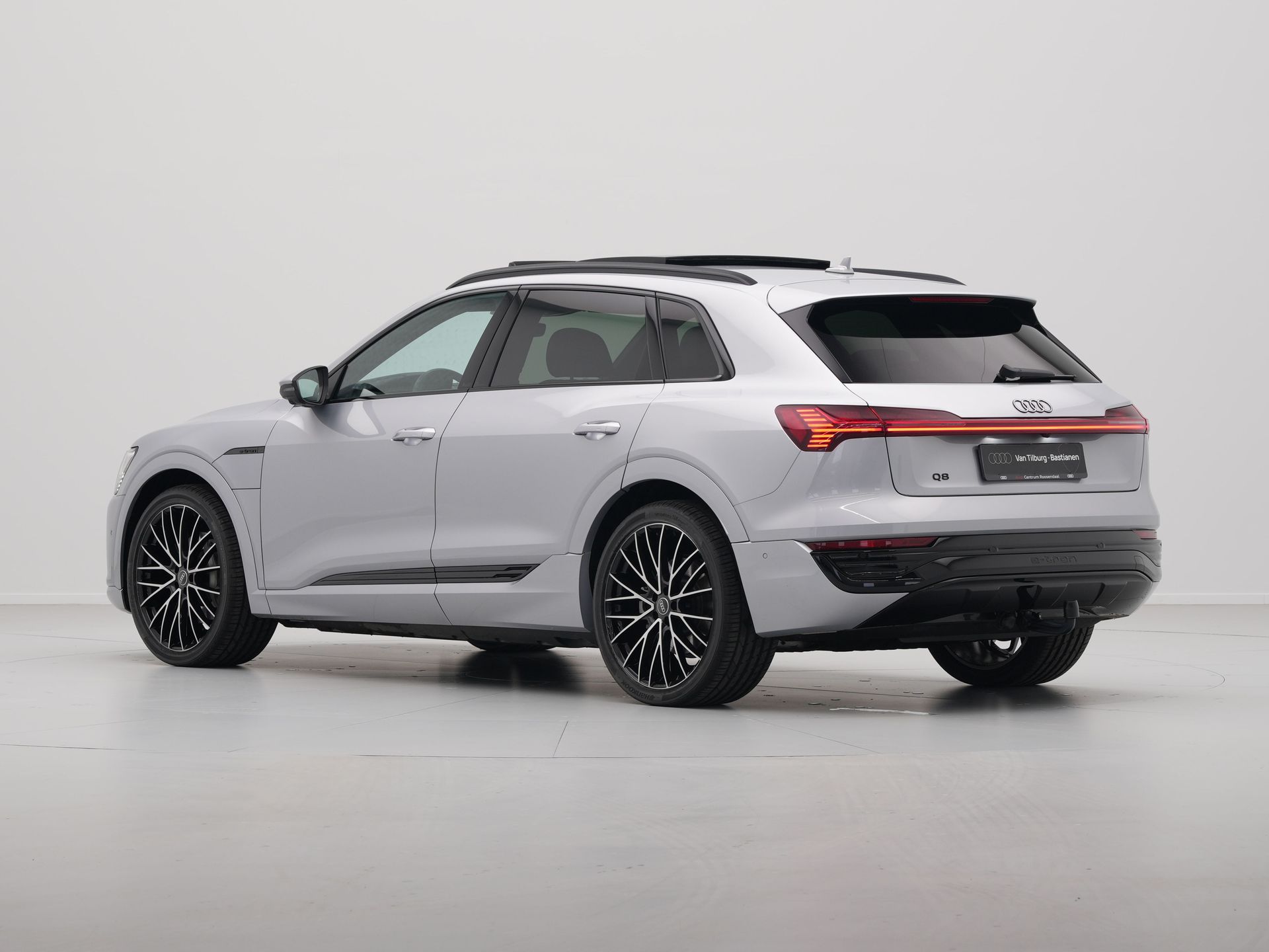 Audi - Q8 e-tron 55 300kw/408pk 114Kwh - 2024