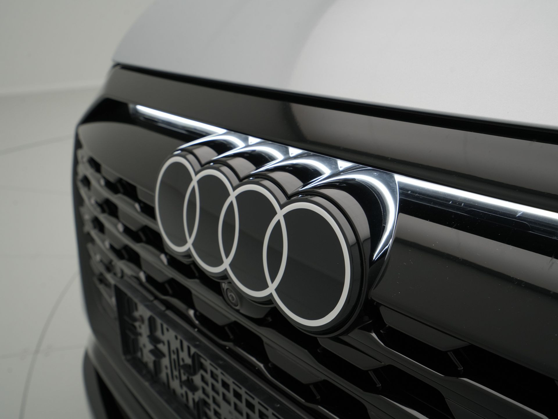 Audi - Q8 e-tron 55 300kw/408pk 114Kwh - 2024