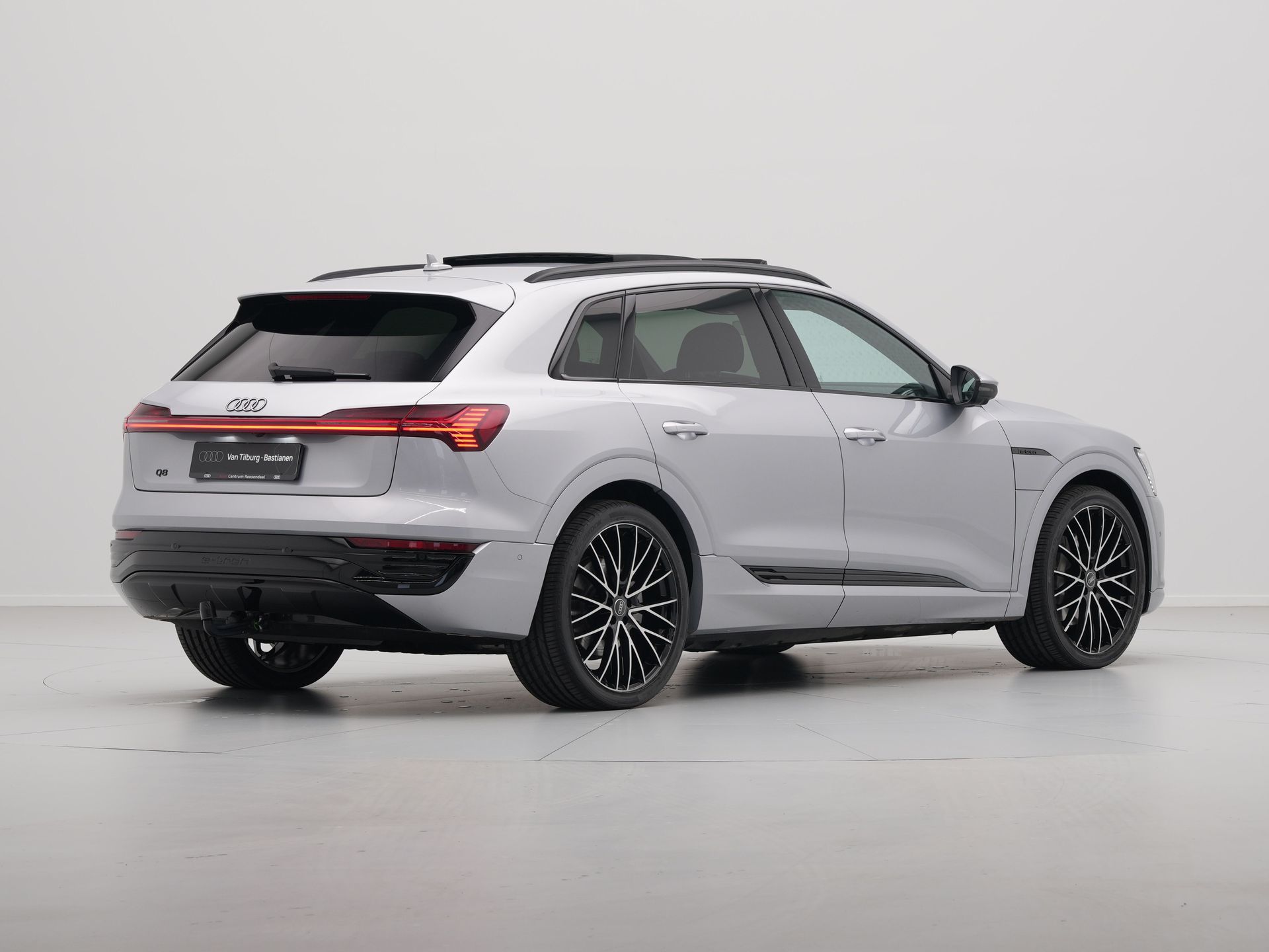 Audi - Q8 e-tron 55 300kw/408pk 114Kwh - 2024