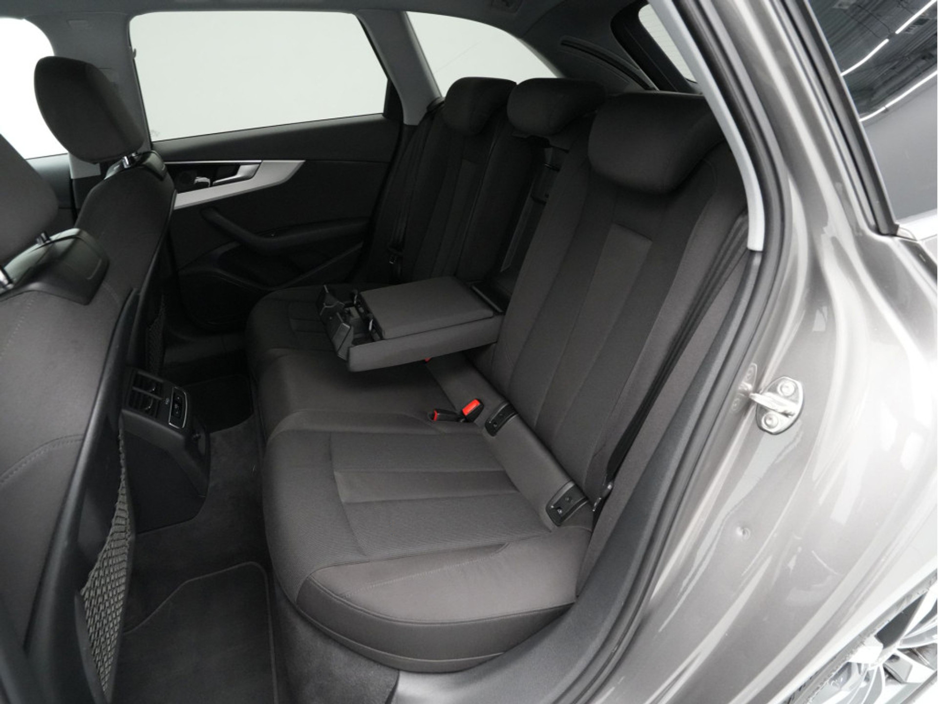 Audi - A4 Avant 35 TFSI Business Edition - 2021