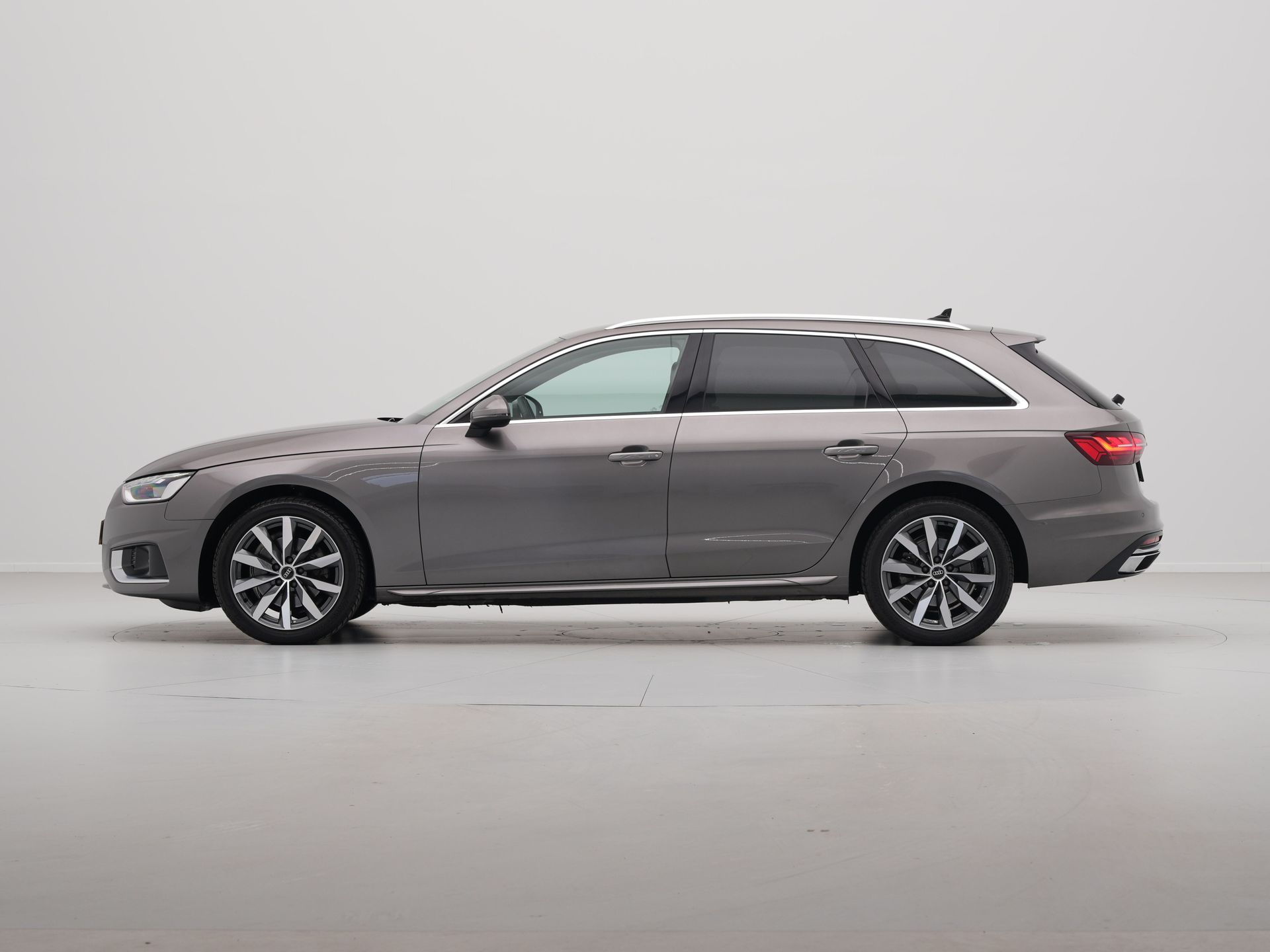 Audi - A4 Avant 35 TFSI Business Edition - 2021
