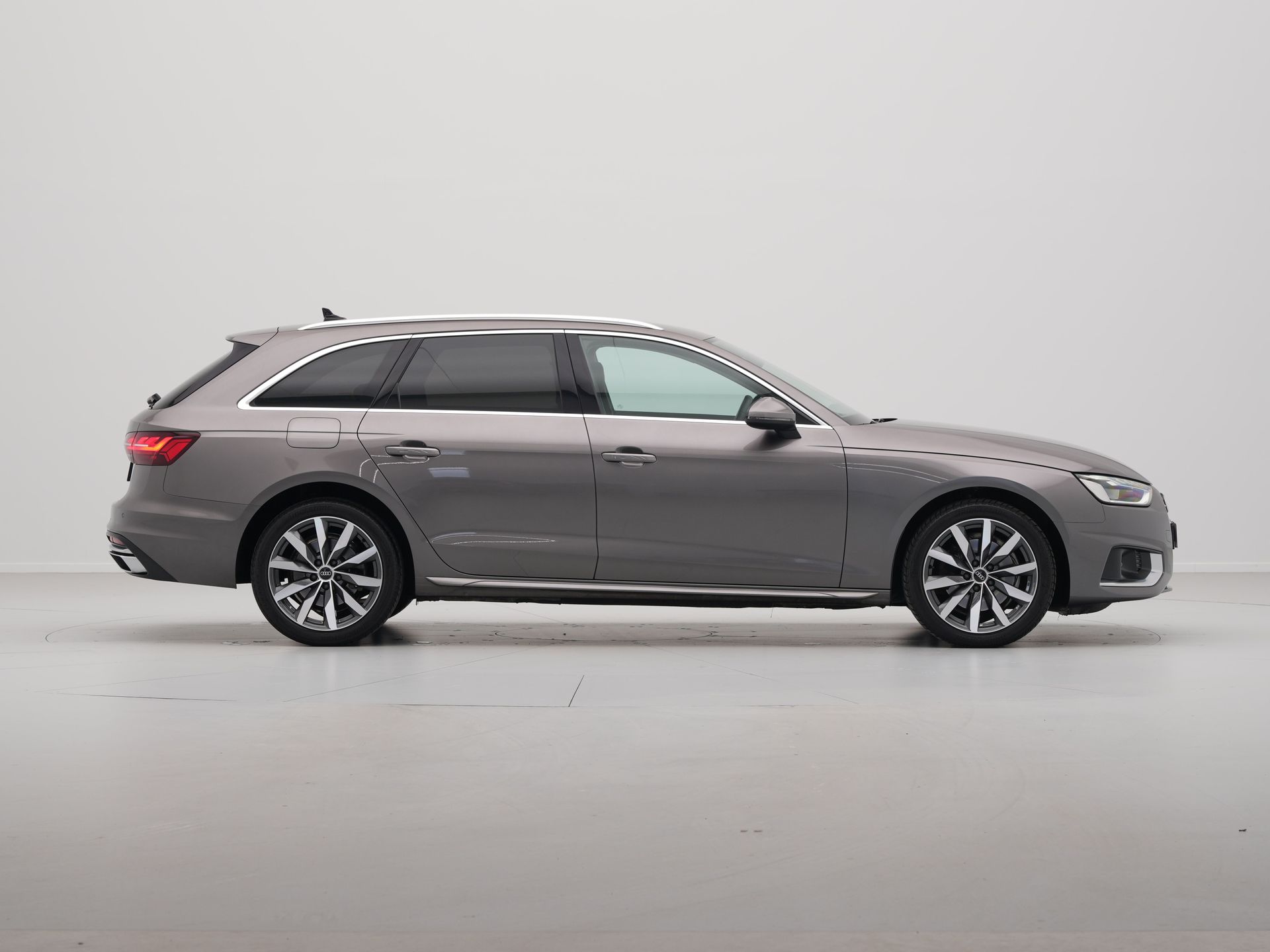 Audi - A4 Avant 35 TFSI Business Edition - 2021