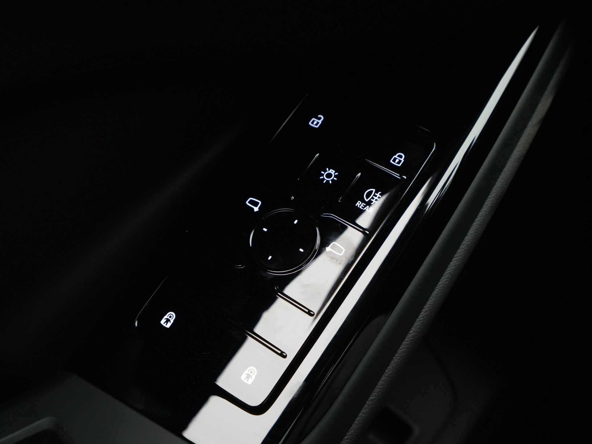 Audi - Q6 e-tron edition 83 kWh - 2025