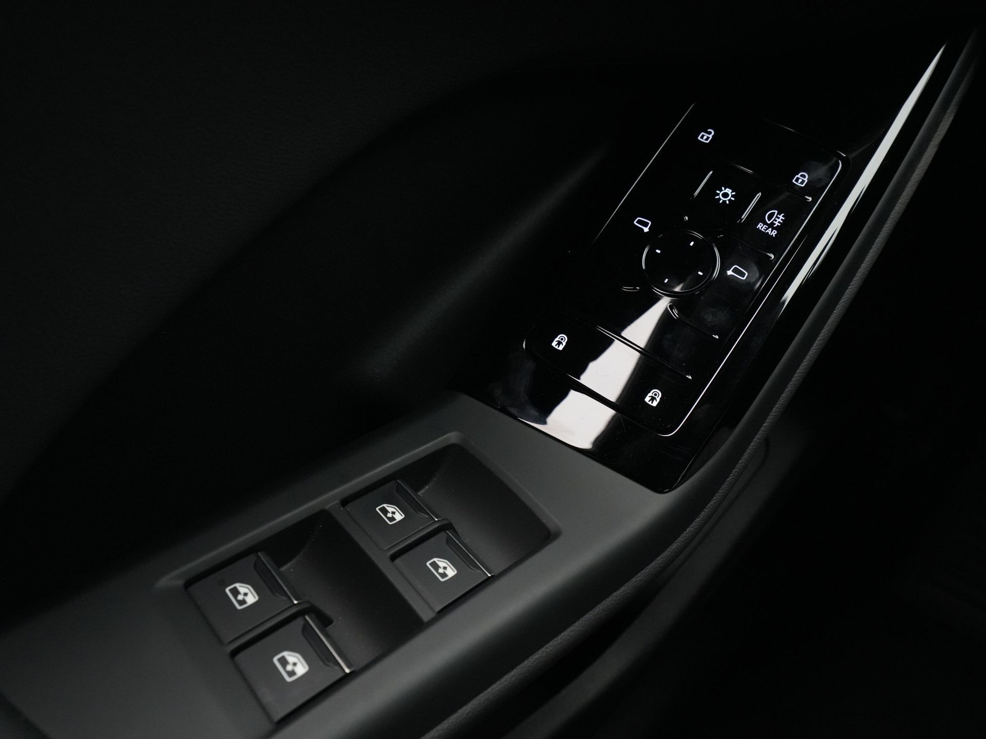 Audi - Q6 e-tron edition 83 kWh - 2025