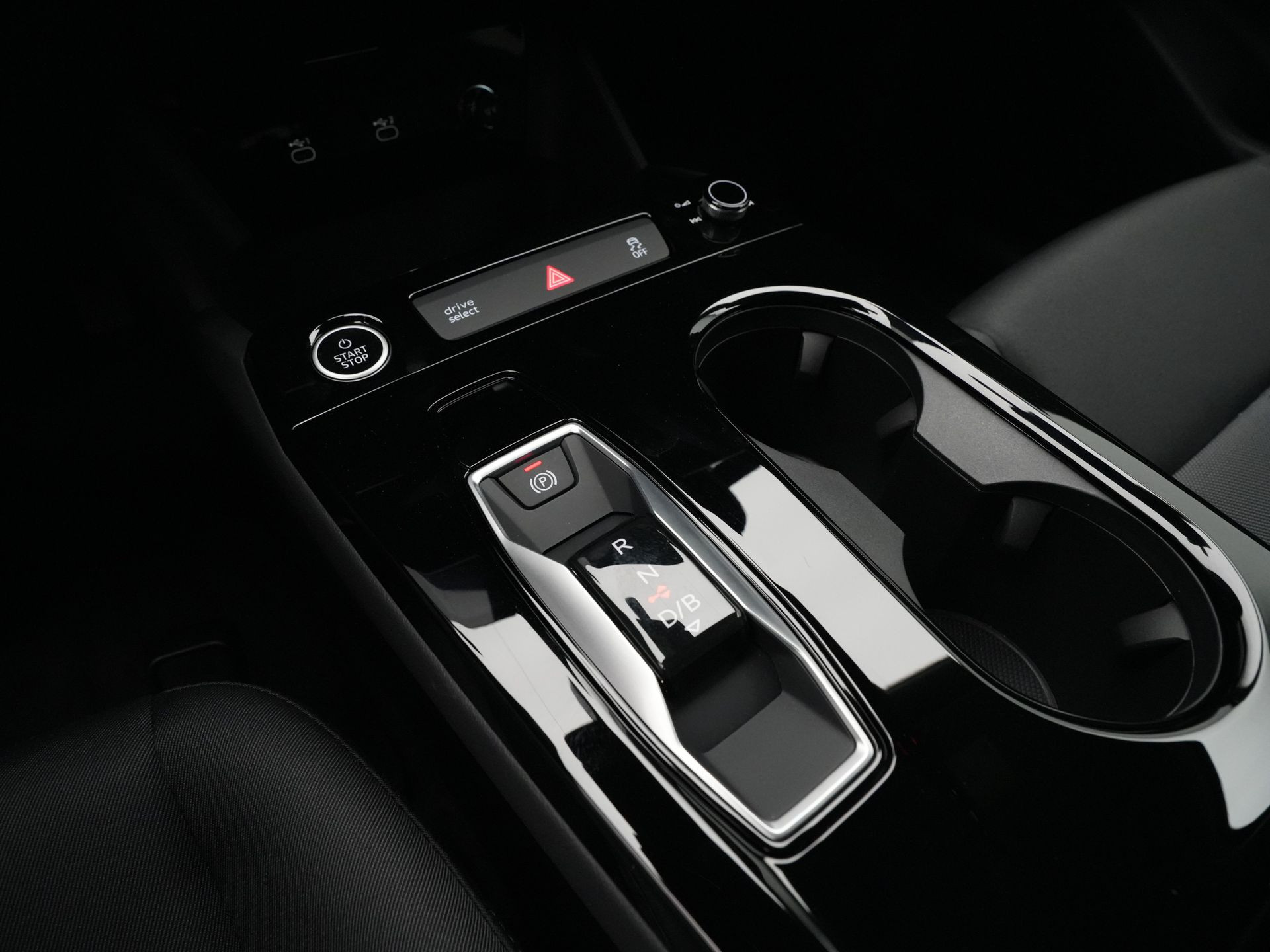 Audi - Q6 e-tron edition 83 kWh - 2025