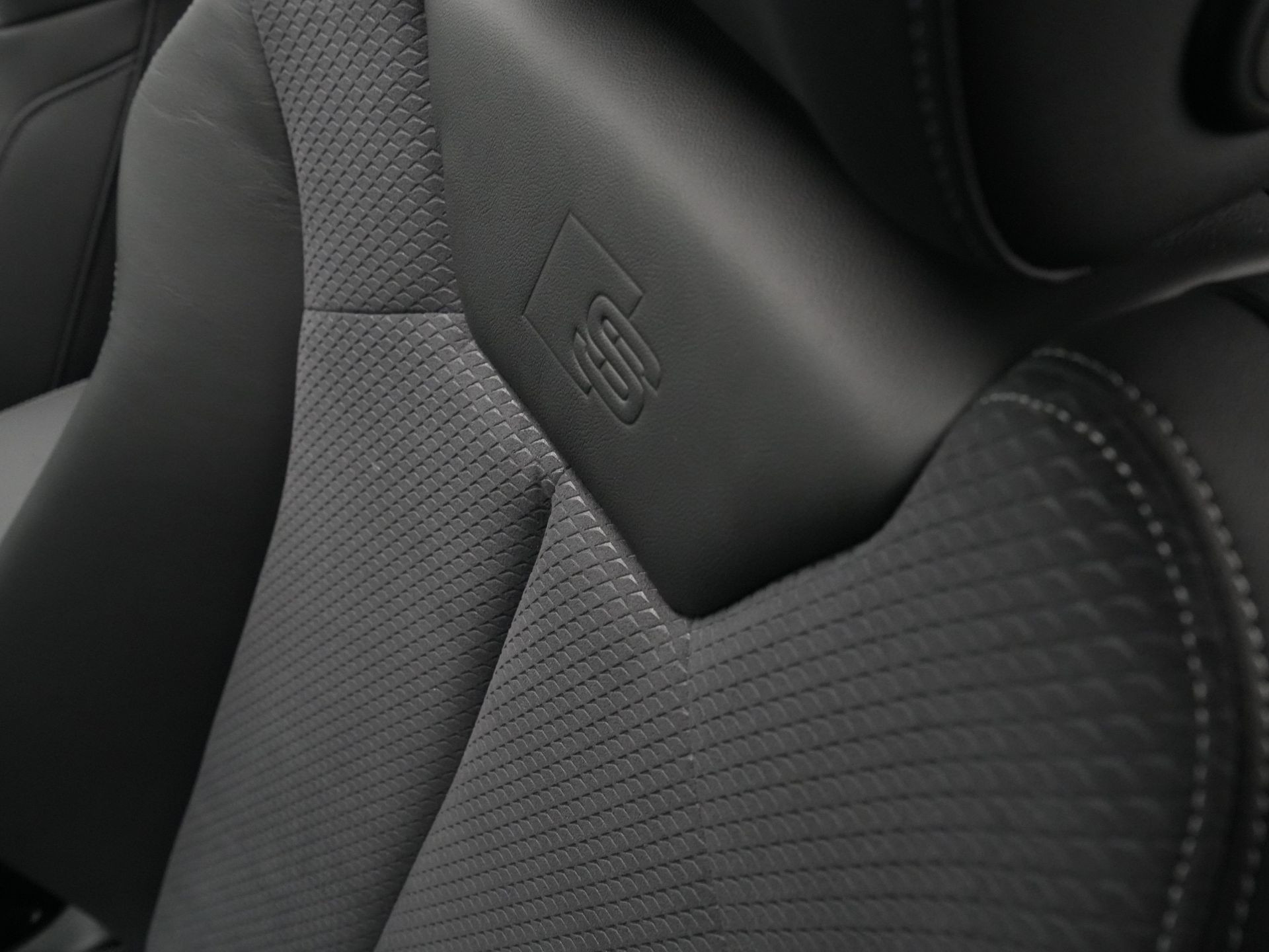 Audi - Q3 Sportback 45 TFSI e 245pk S Edition S Line - 2024