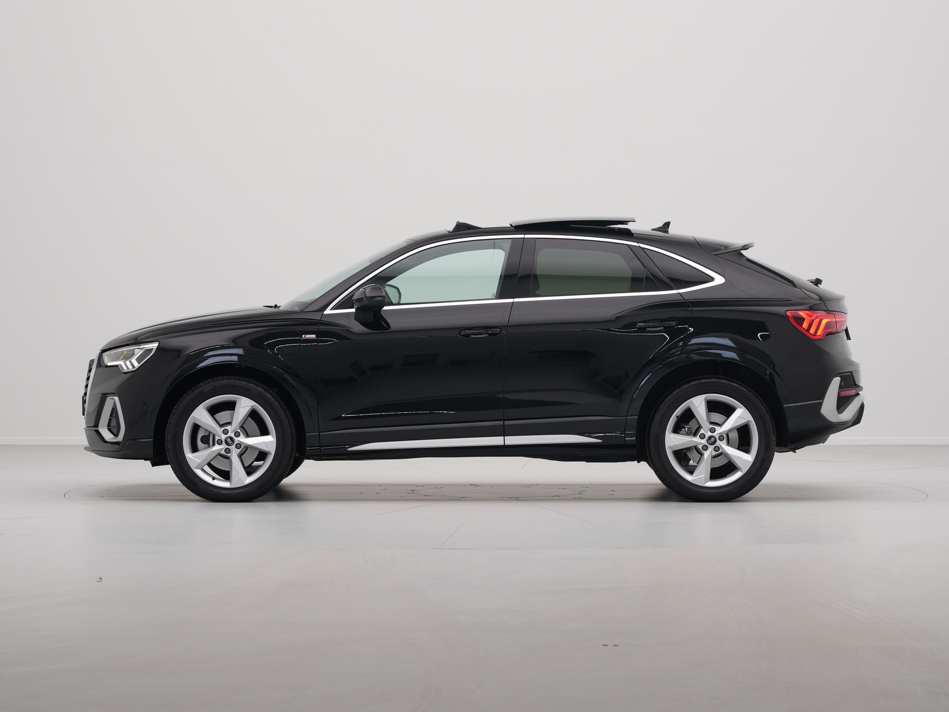 Audi - Q3 Sportback 45 TFSI e 245pk S Edition S Line - 2024