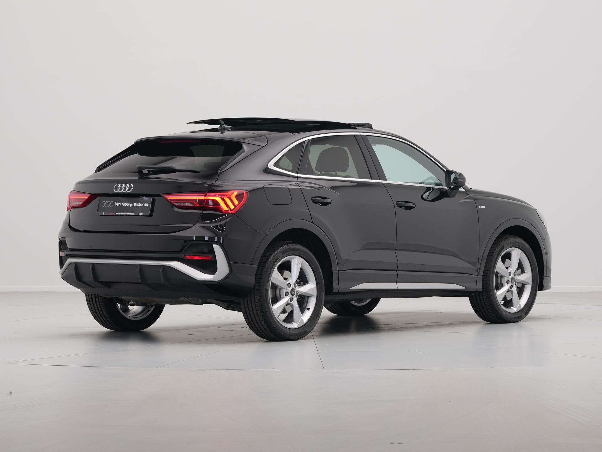 Audi - Q3 Sportback 45 TFSI e 245pk S Edition S Line - 2024