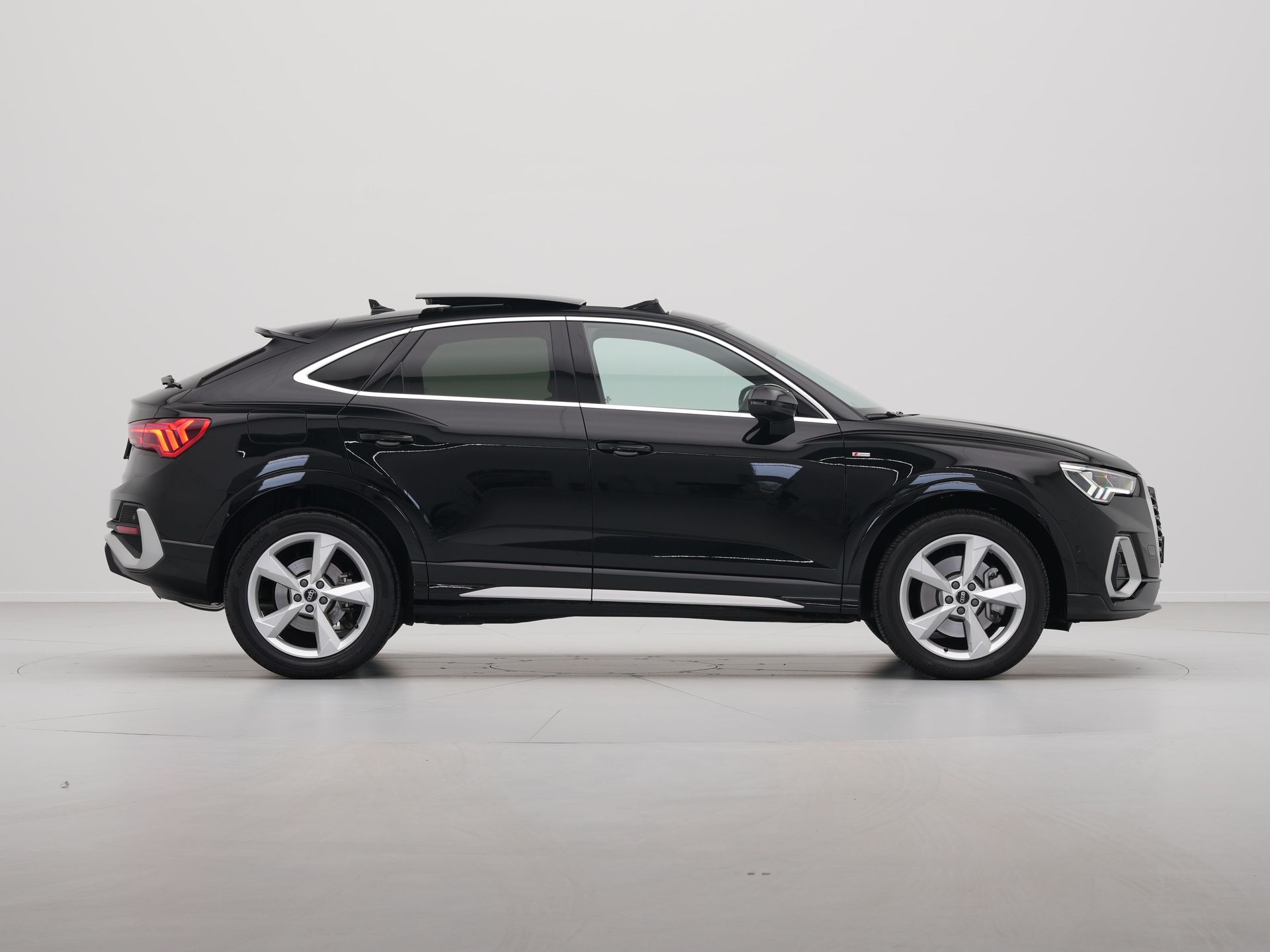 Audi - Q3 Sportback 45 TFSI e 245pk S Edition S Line - 2024
