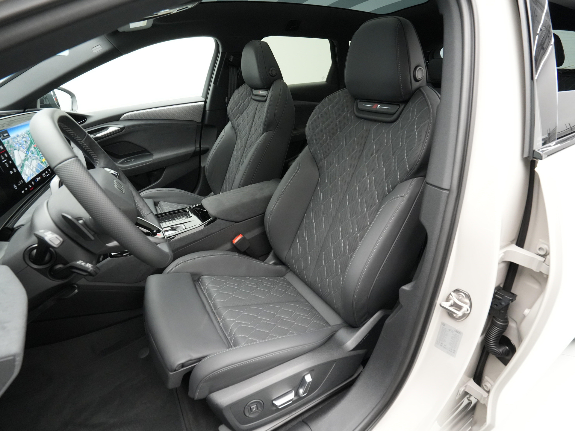 Audi - A6 Avant e-tron 367 1AT S edition - 2025