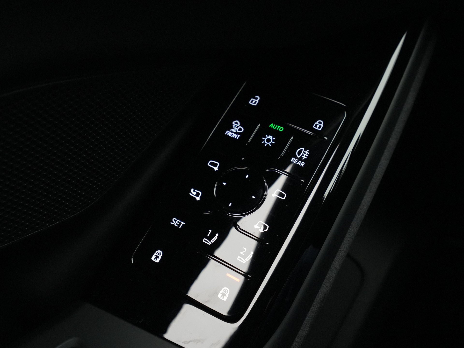 Audi - A6 Avant e-tron 367 1AT S edition - 2025