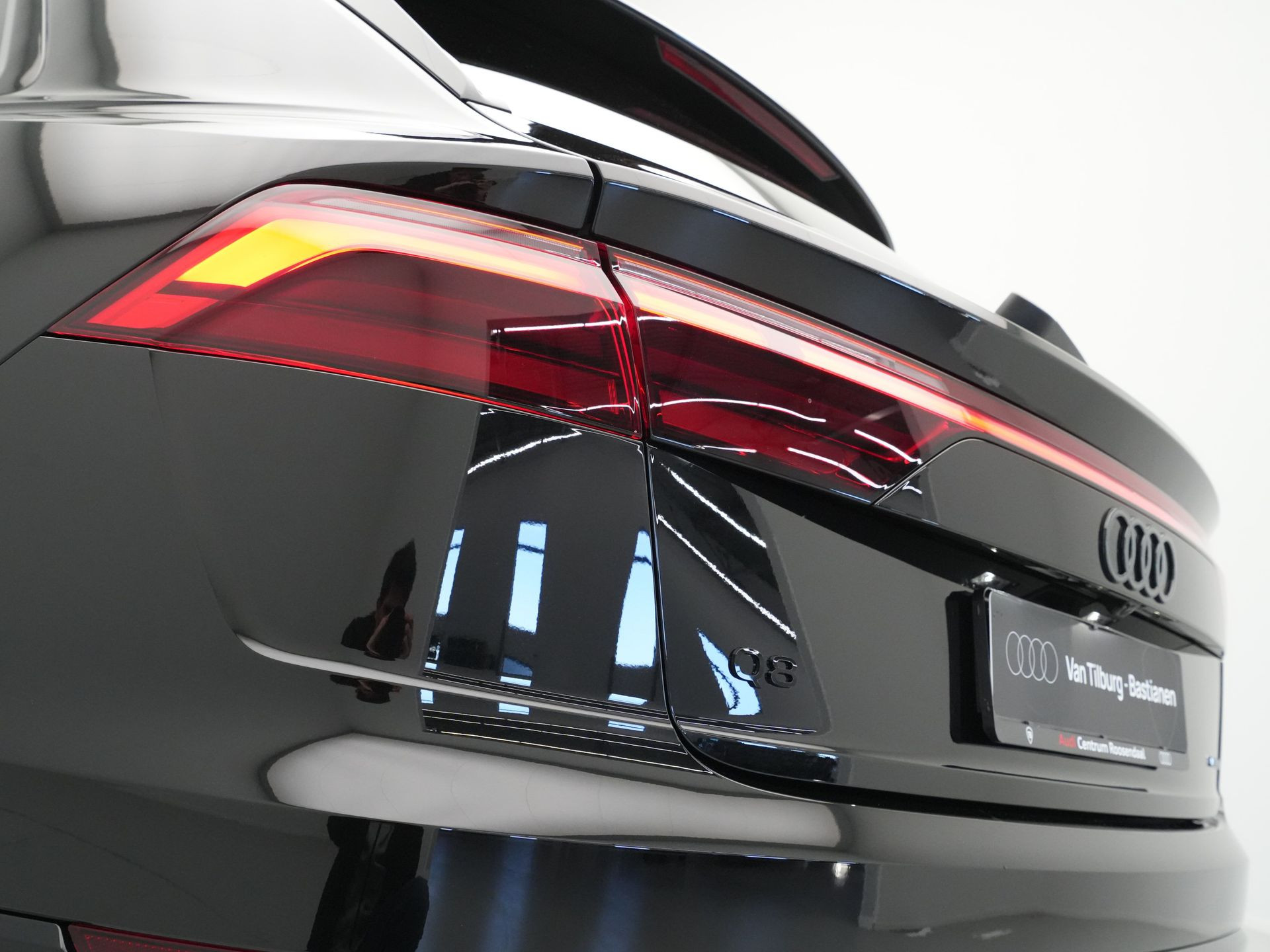 Audi - Q8 60 TFSI e quattro Pro Line S Competition - 2025