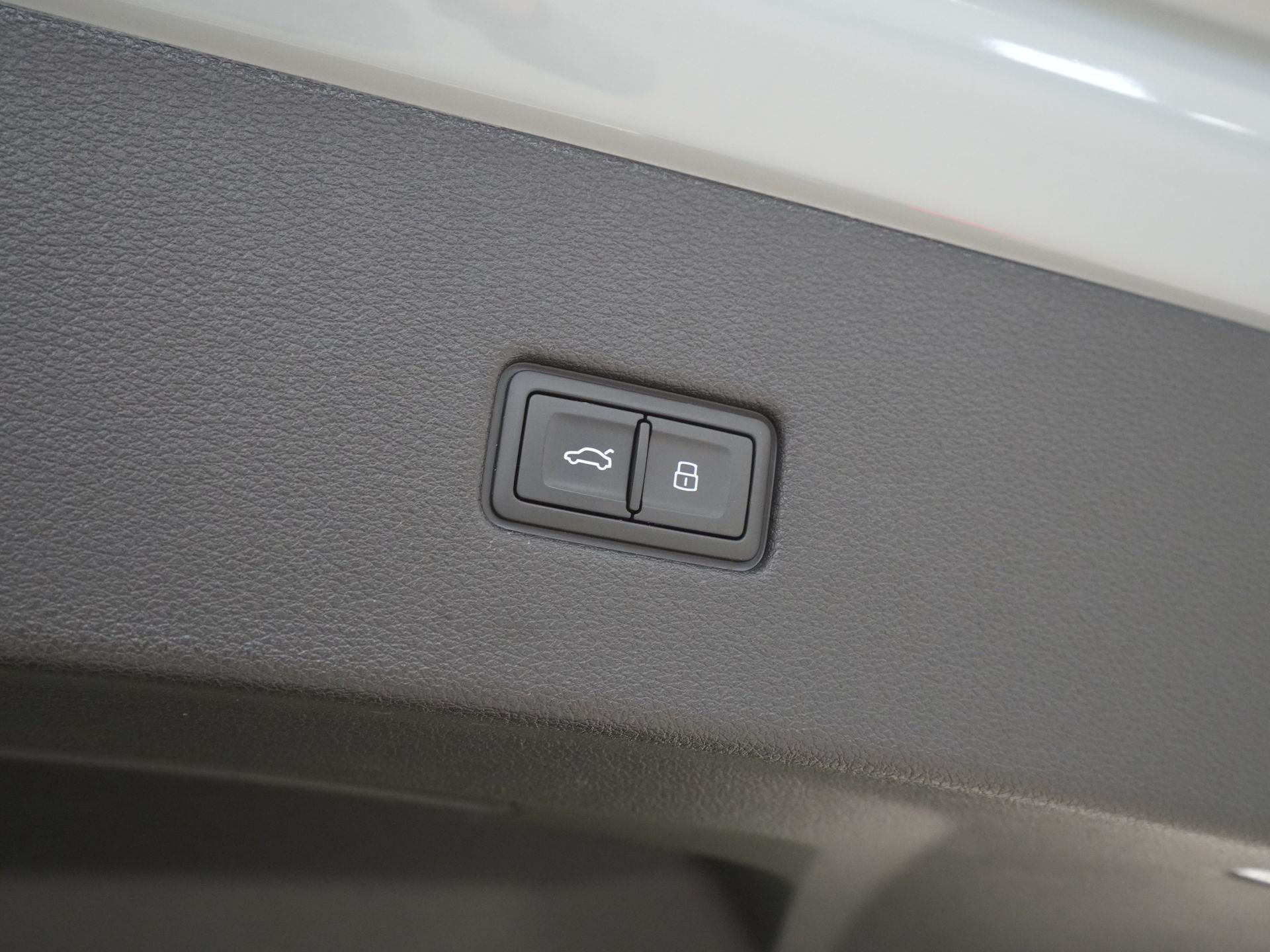 Audi - Q8 55 TFSI e 380pk quattro Pro Line S-Line - 2022