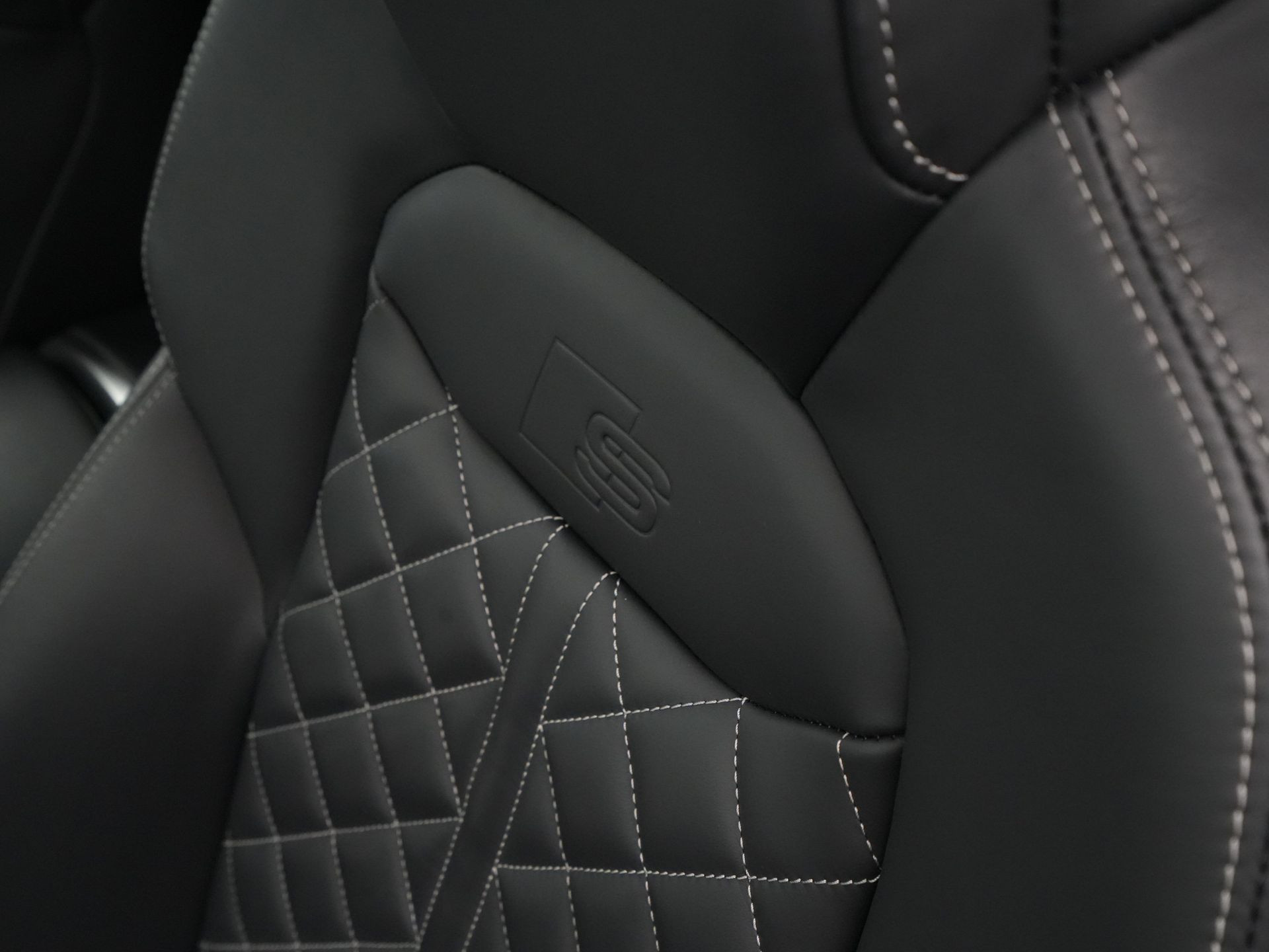 Audi - Q8 55 TFSI e 380pk quattro Pro Line S-Line - 2022