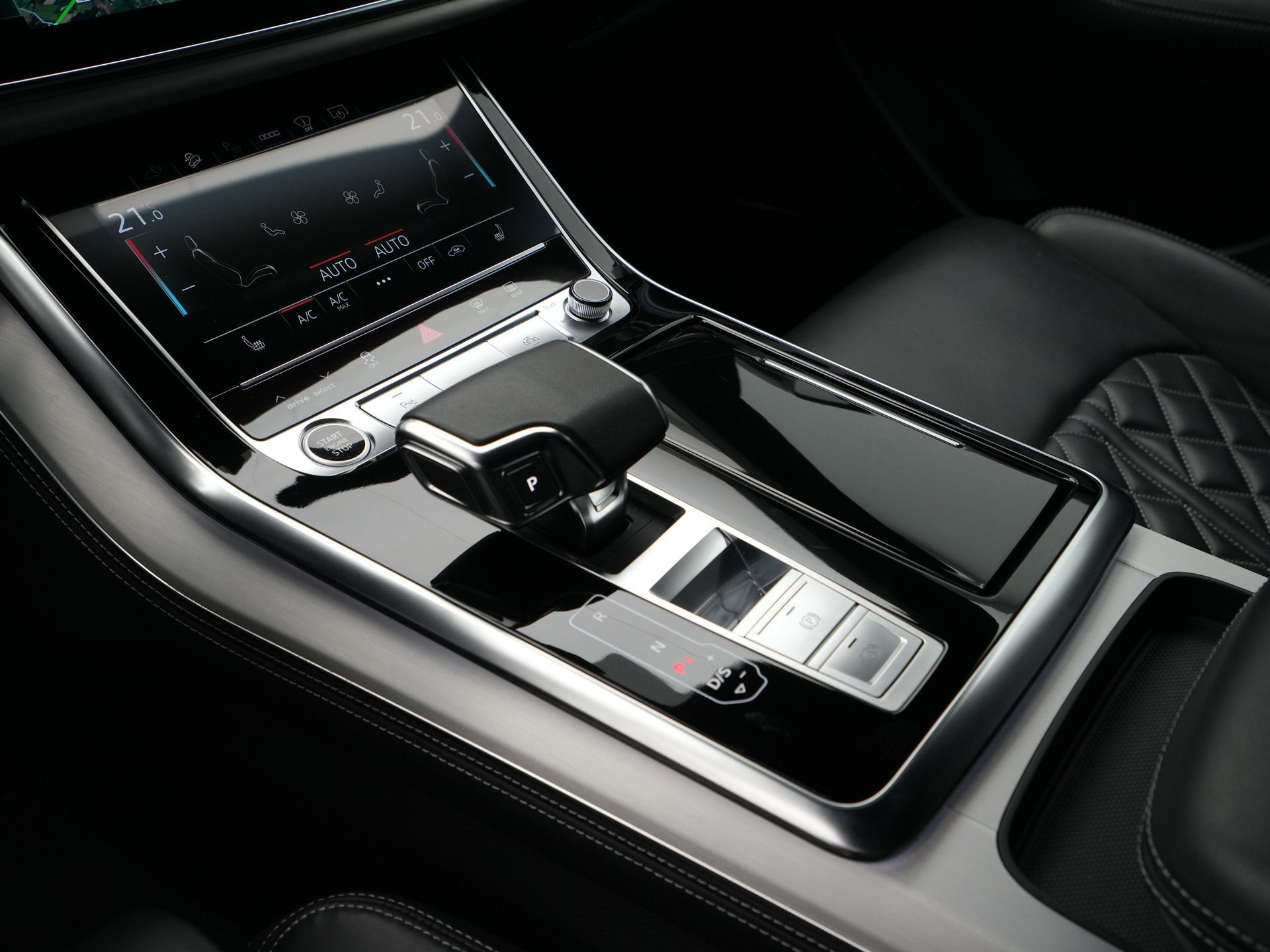Audi - Q8 55 TFSI e 380pk quattro Pro Line S-Line - 2022