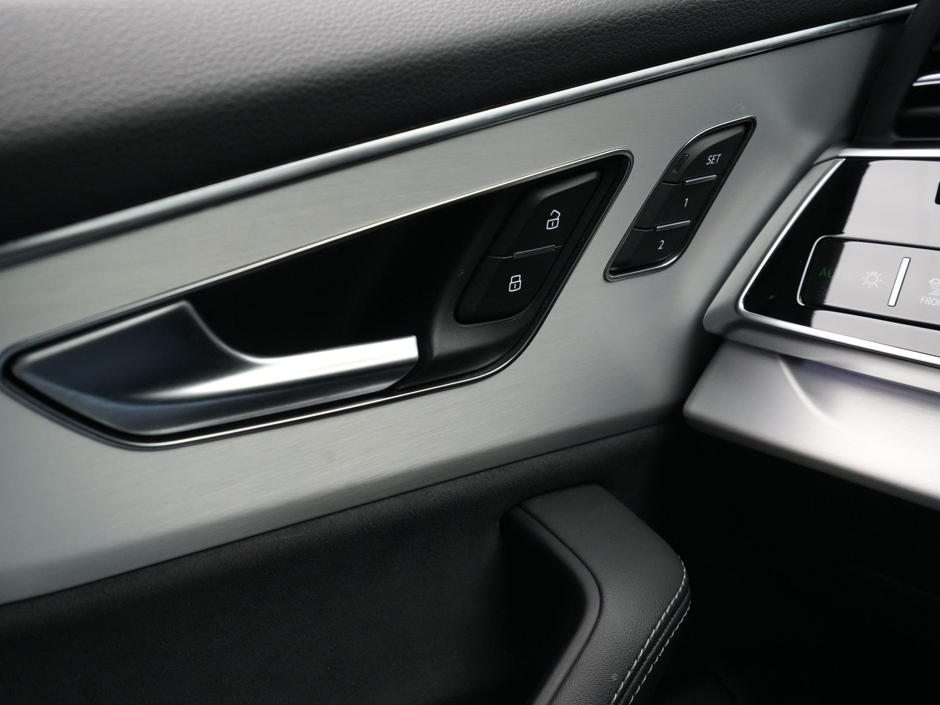 Audi - Q8 55 TFSI e 380pk quattro Pro Line S-Line - 2022