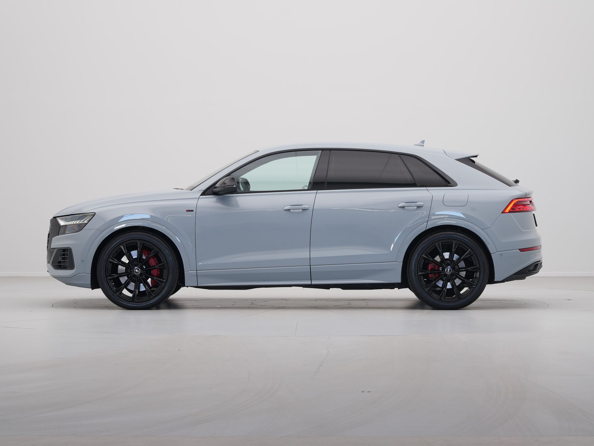 Audi - Q8 55 TFSI e 380pk quattro Pro Line S-Line - 2022