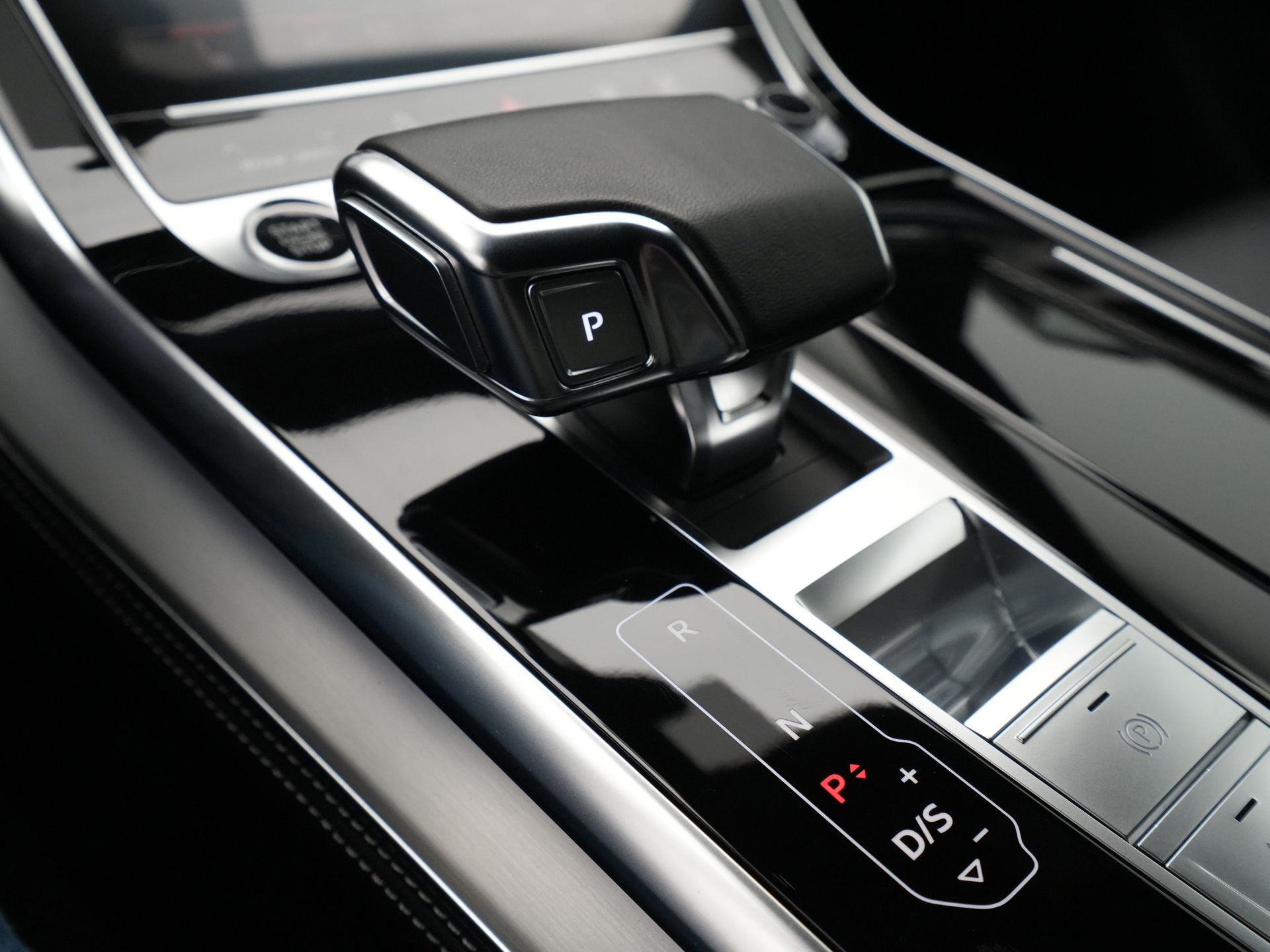 Audi - Q8 55 TFSI e 380pk quattro Pro Line S-Line - 2022