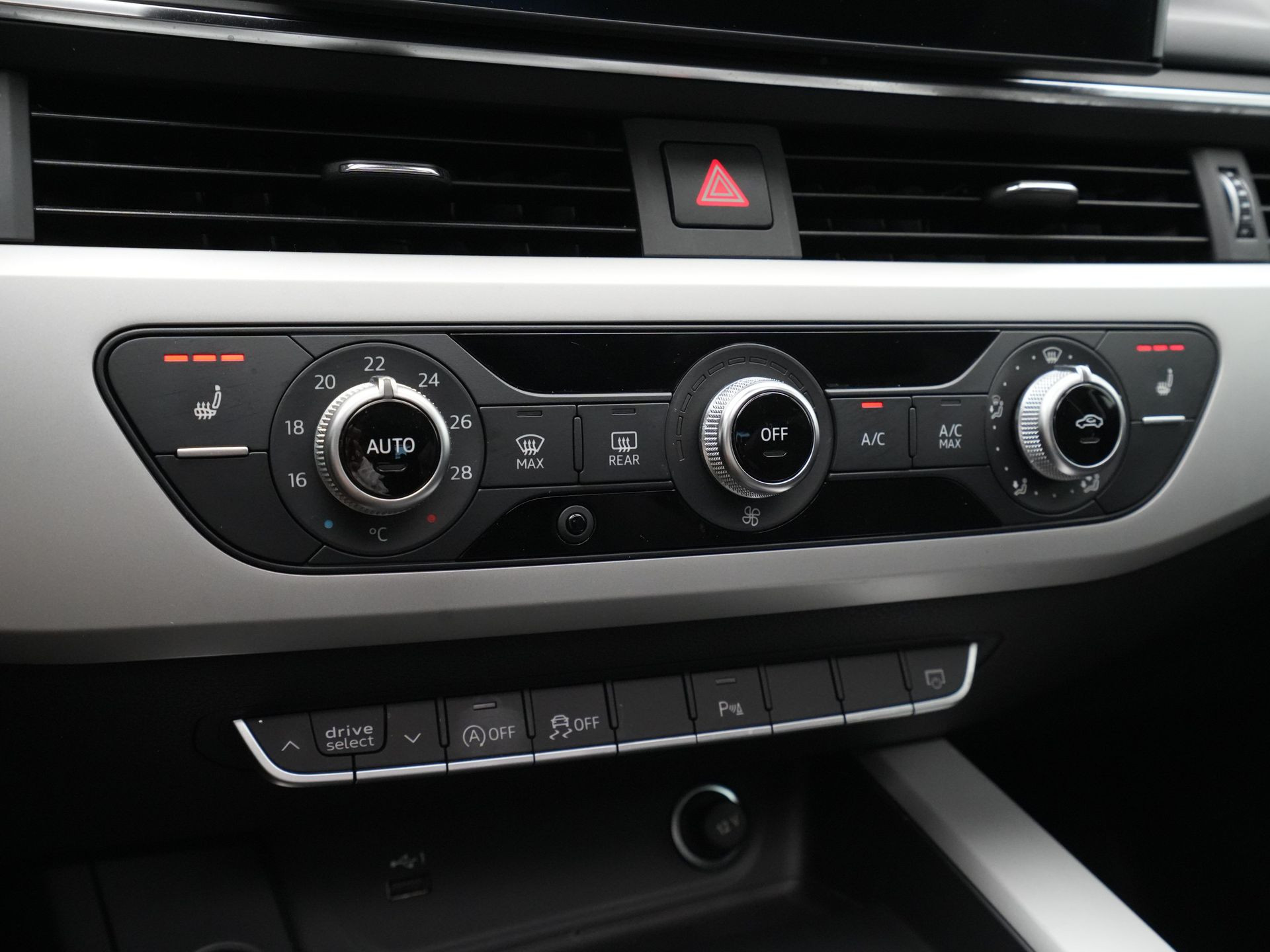 Audi - A4 Avant 35 TFSI 150pk S-Tronic Business Edition - 2021