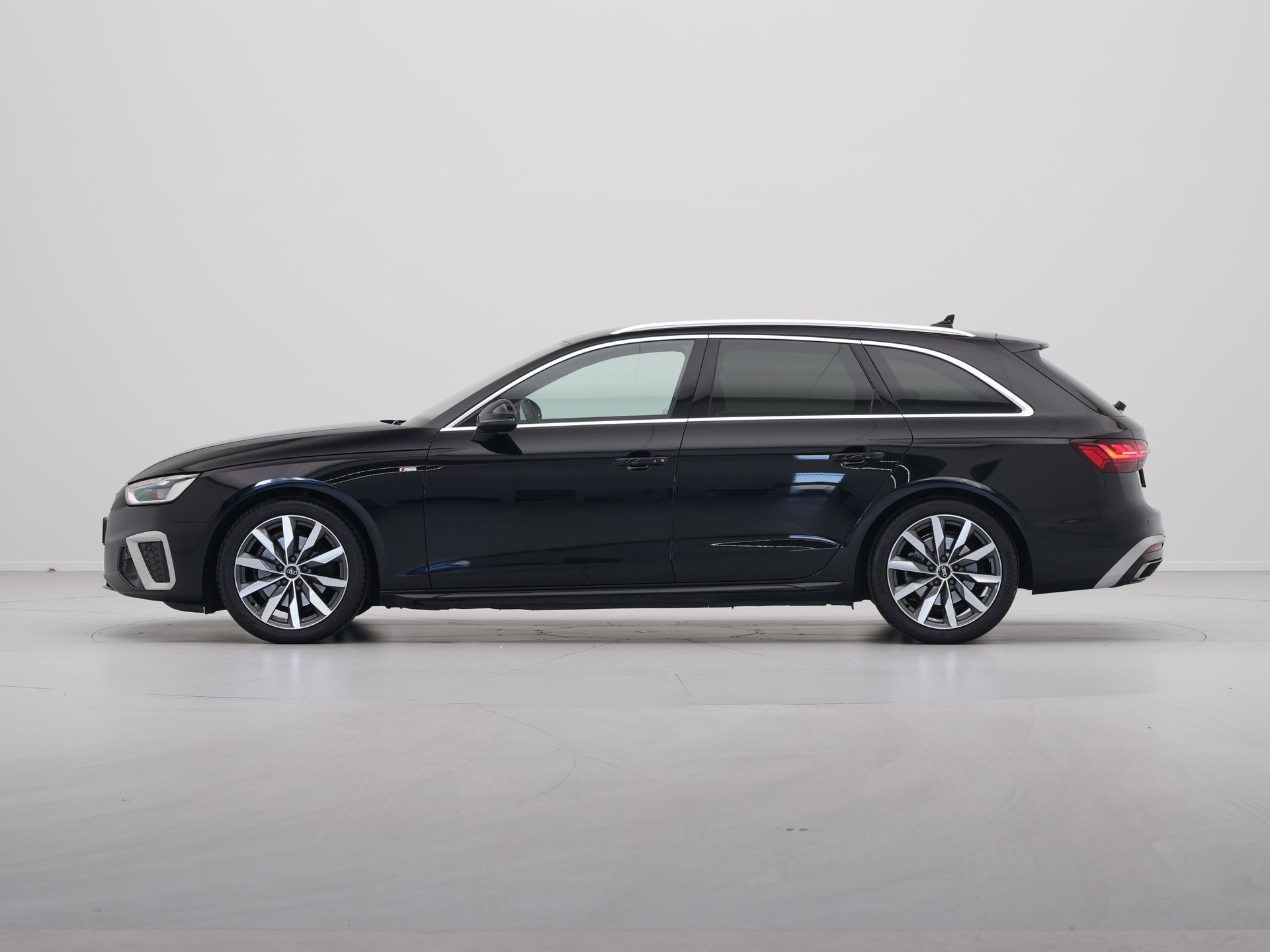 Audi - A4 Avant 35 150pk TFSI S edition - 2022