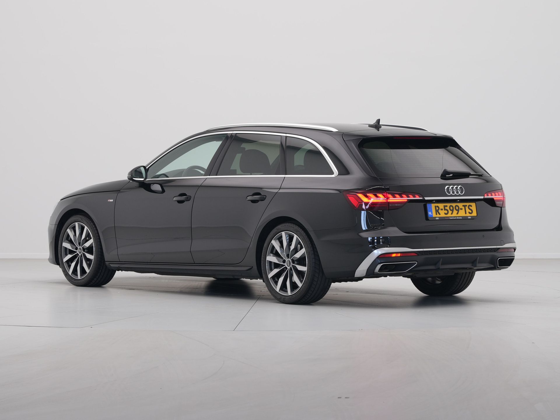 Audi - A4 Avant 35 150pk TFSI S edition - 2022